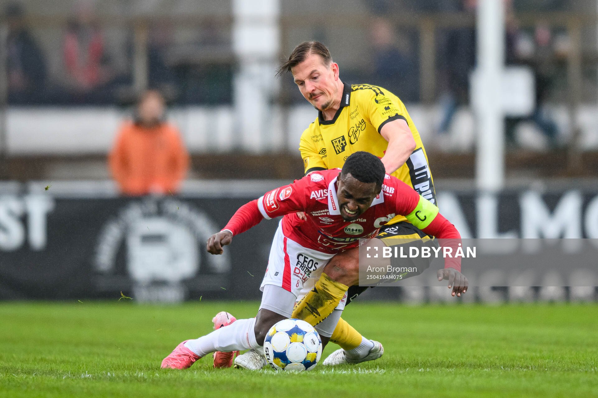 Degerfors Nahom Netabay och Elfsborgs Simon Olsson