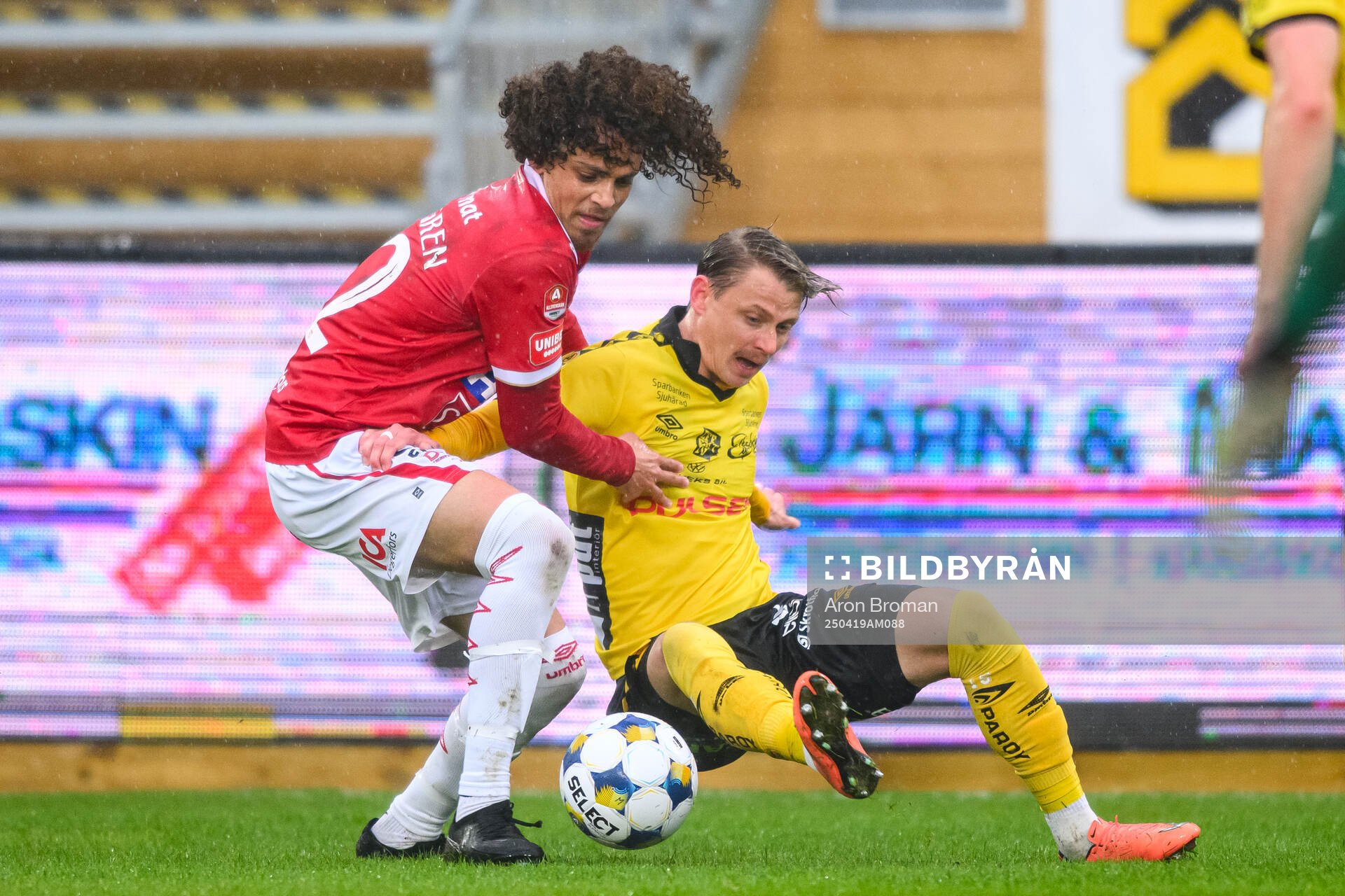 Degerfors Maill Lundgren och Elfsborgs Simon Hedlund
