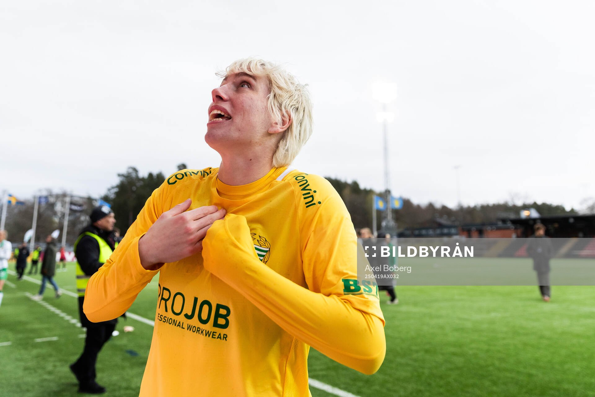 Hammarbys målvakt Moa Edrud jublar