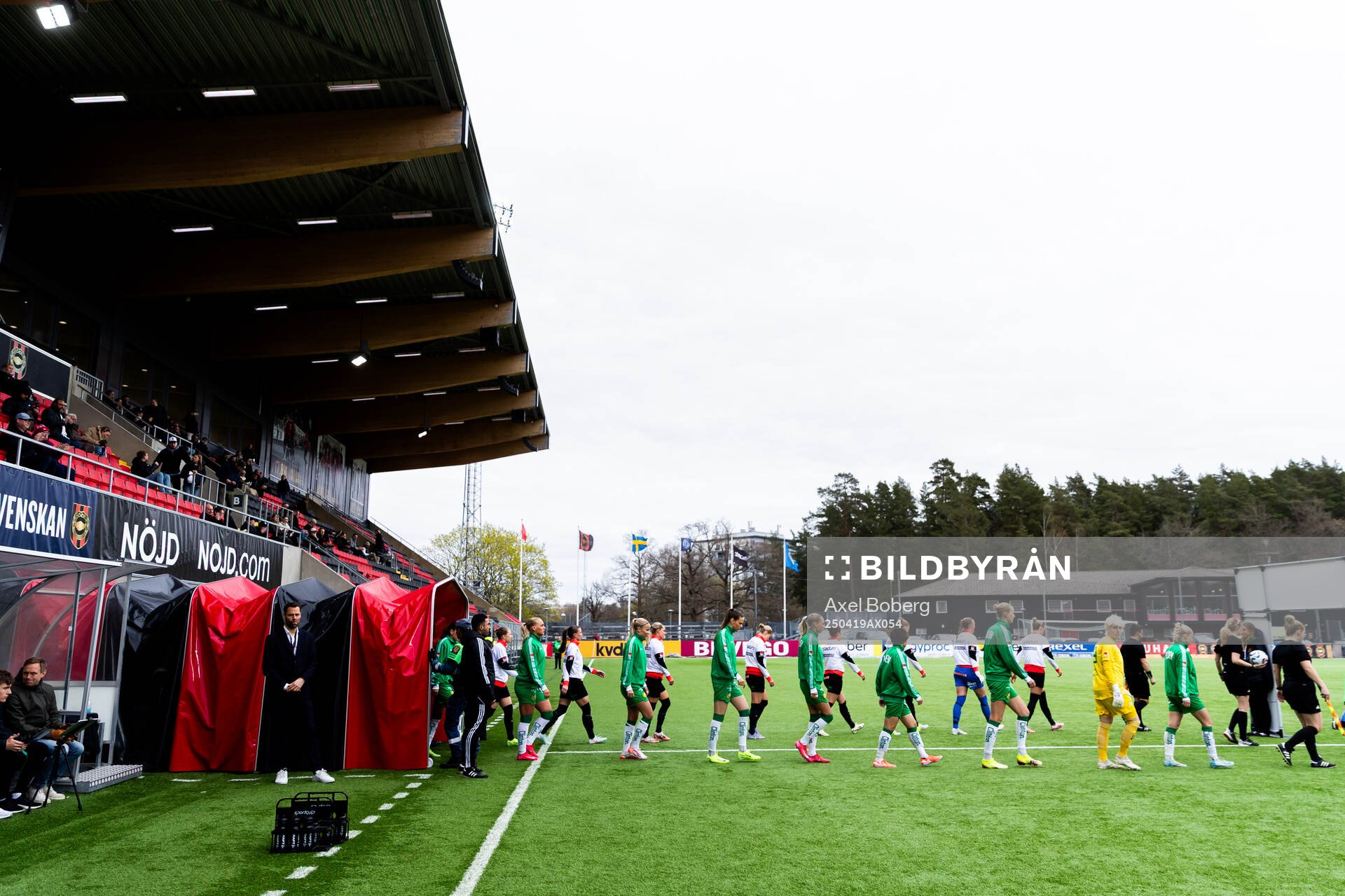 Lagen träder in på planen