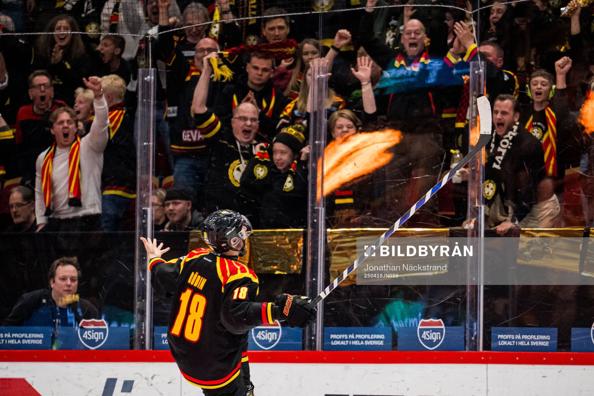 Brynäs Anton Rödin jublar