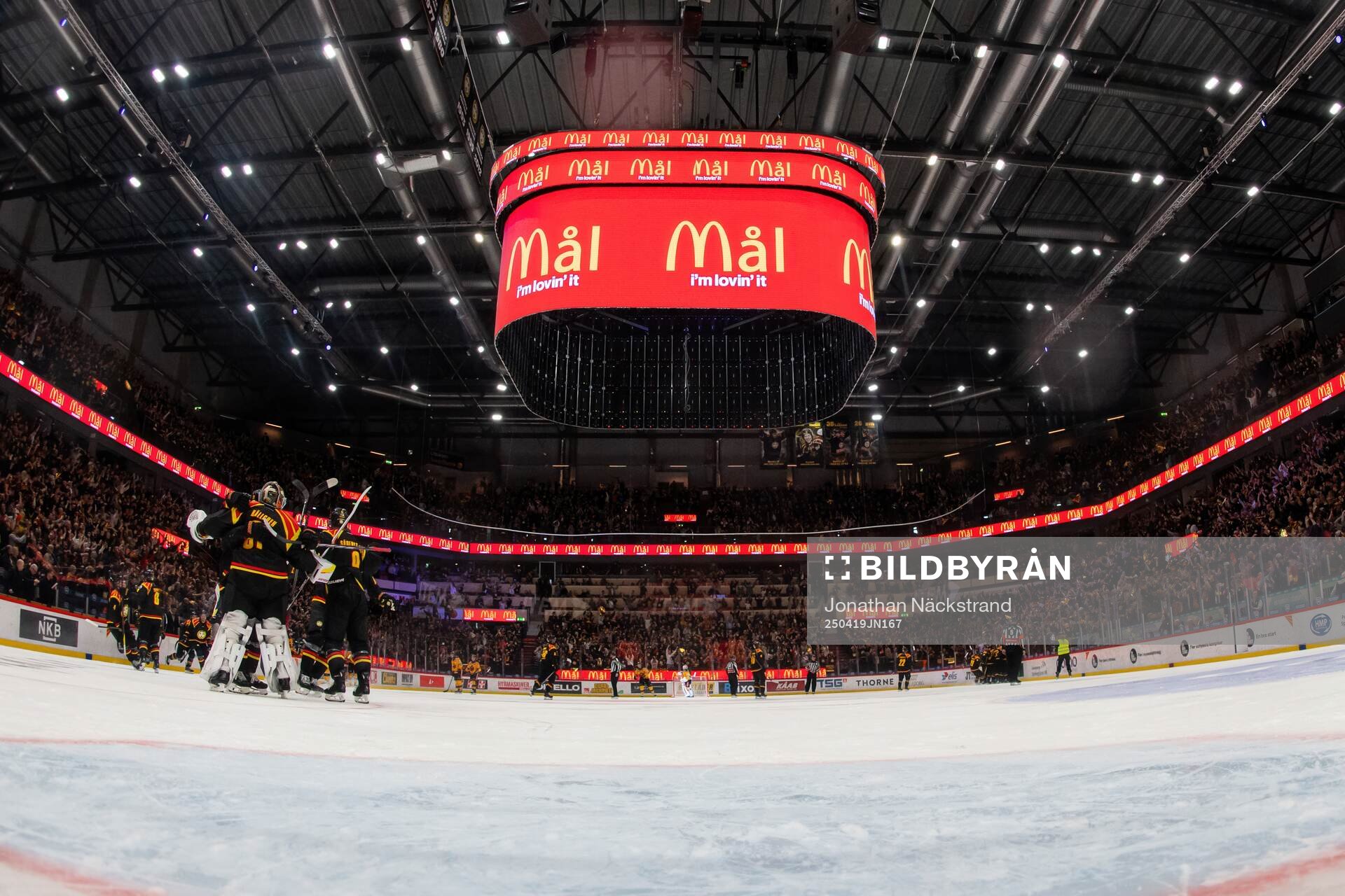 Brynäs spelare jublar