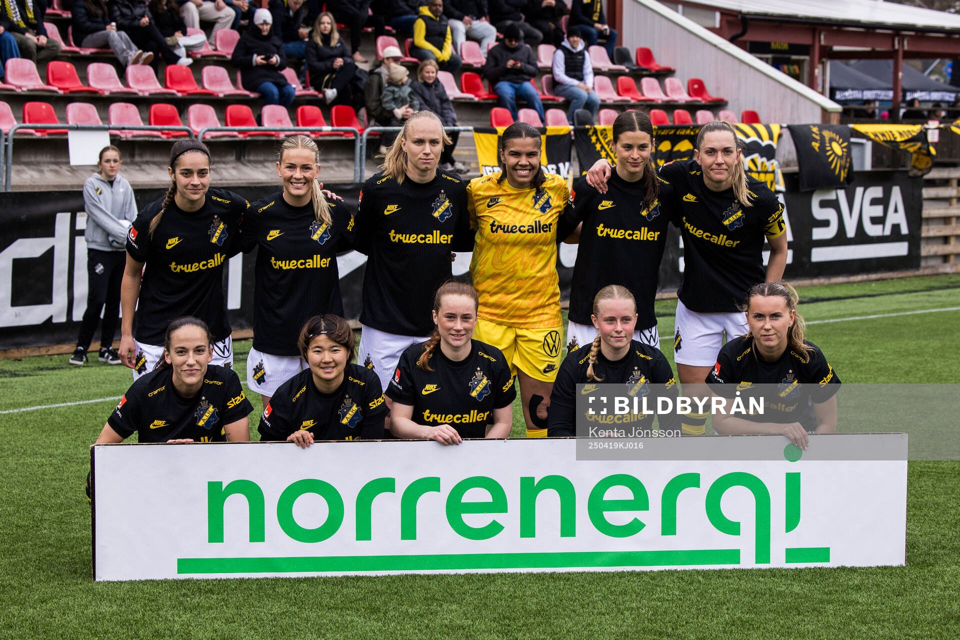 AIKs startelva inför fotbollsmatchen i Damallsvenskan mellan AIK och Malmö FF den 19 april 2025 i Stockholm. 
