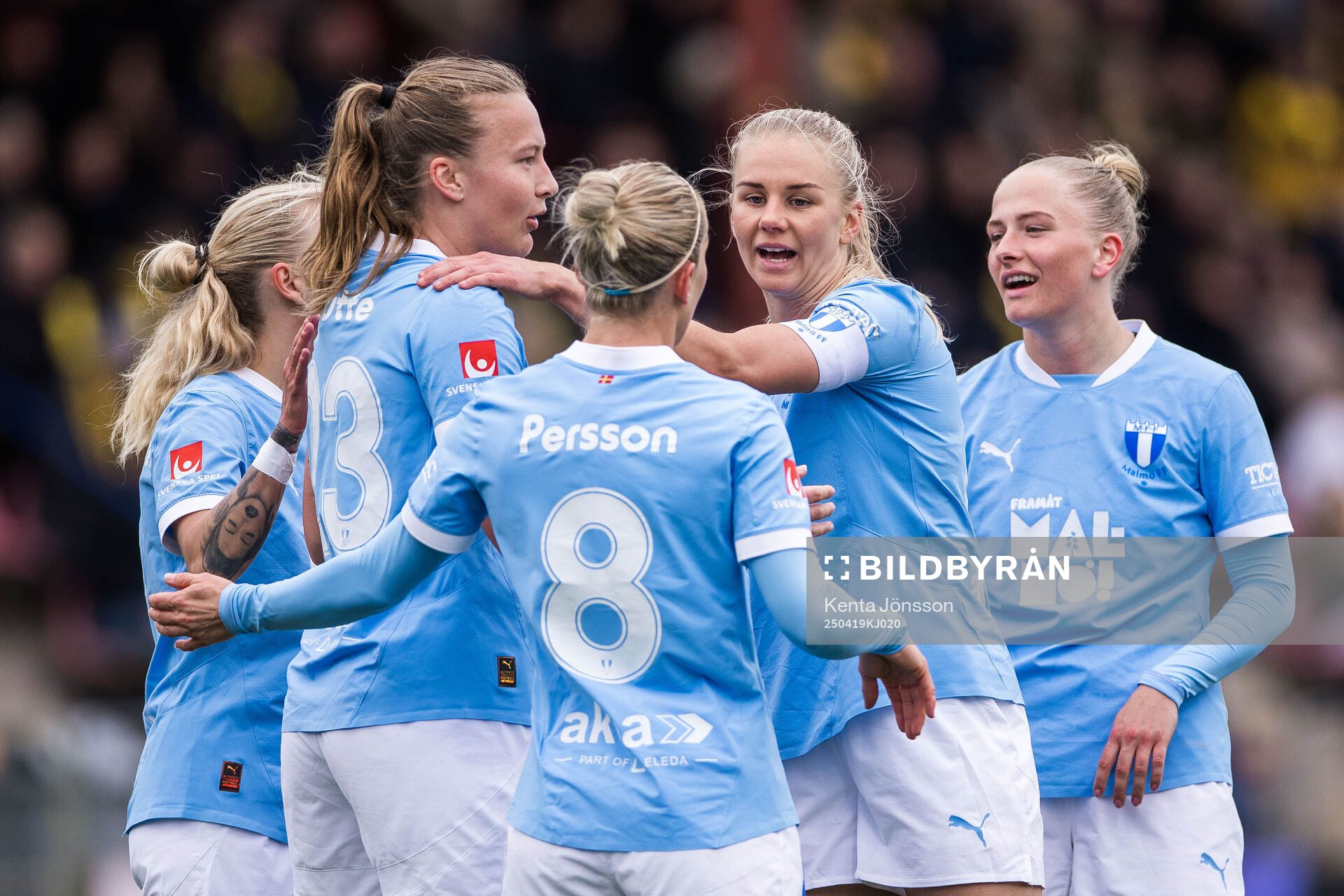 Malmö FFs Sara Kanutte Sørensen Fornes jublar med Mia