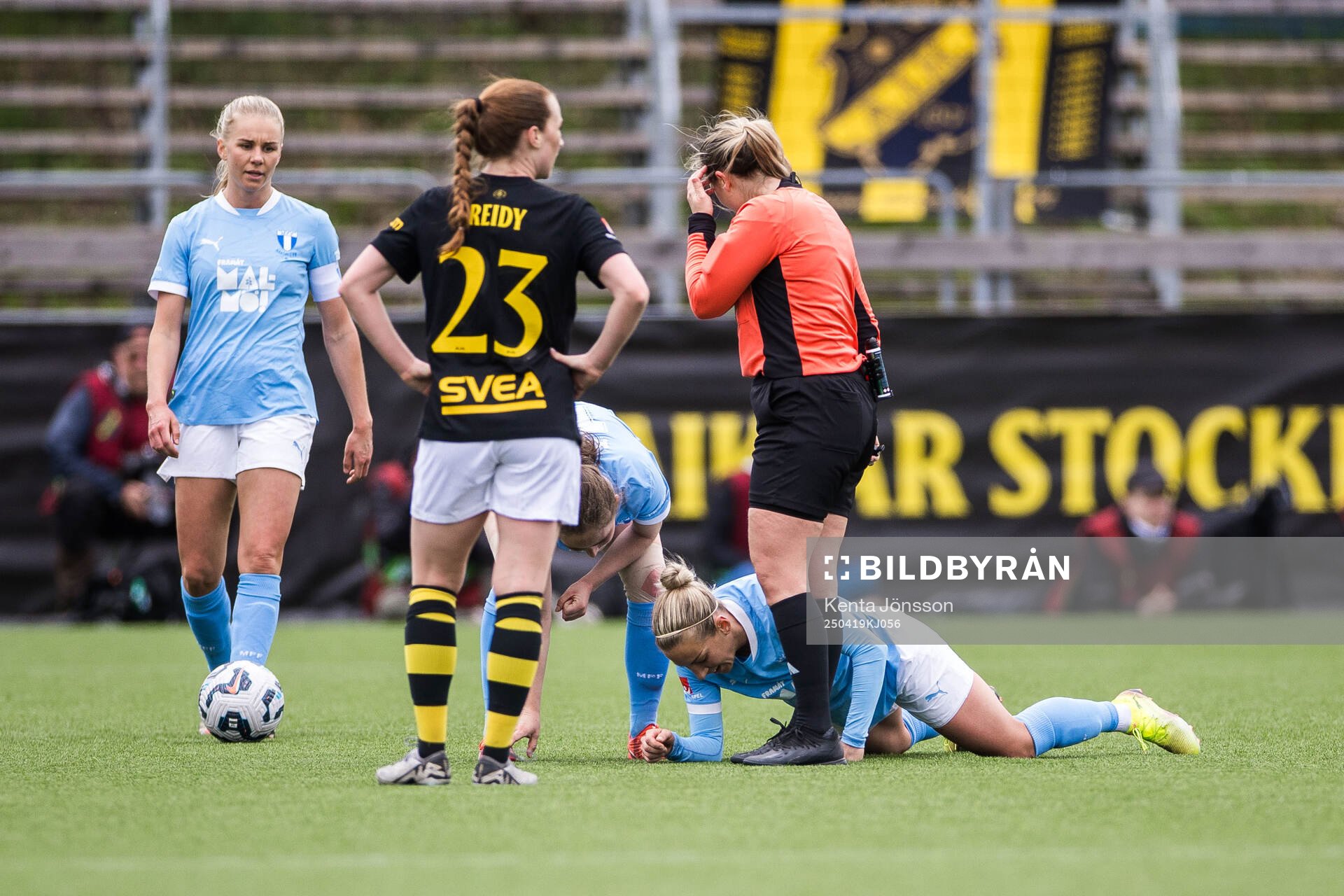 Malmö FFs Mia Persson har ont