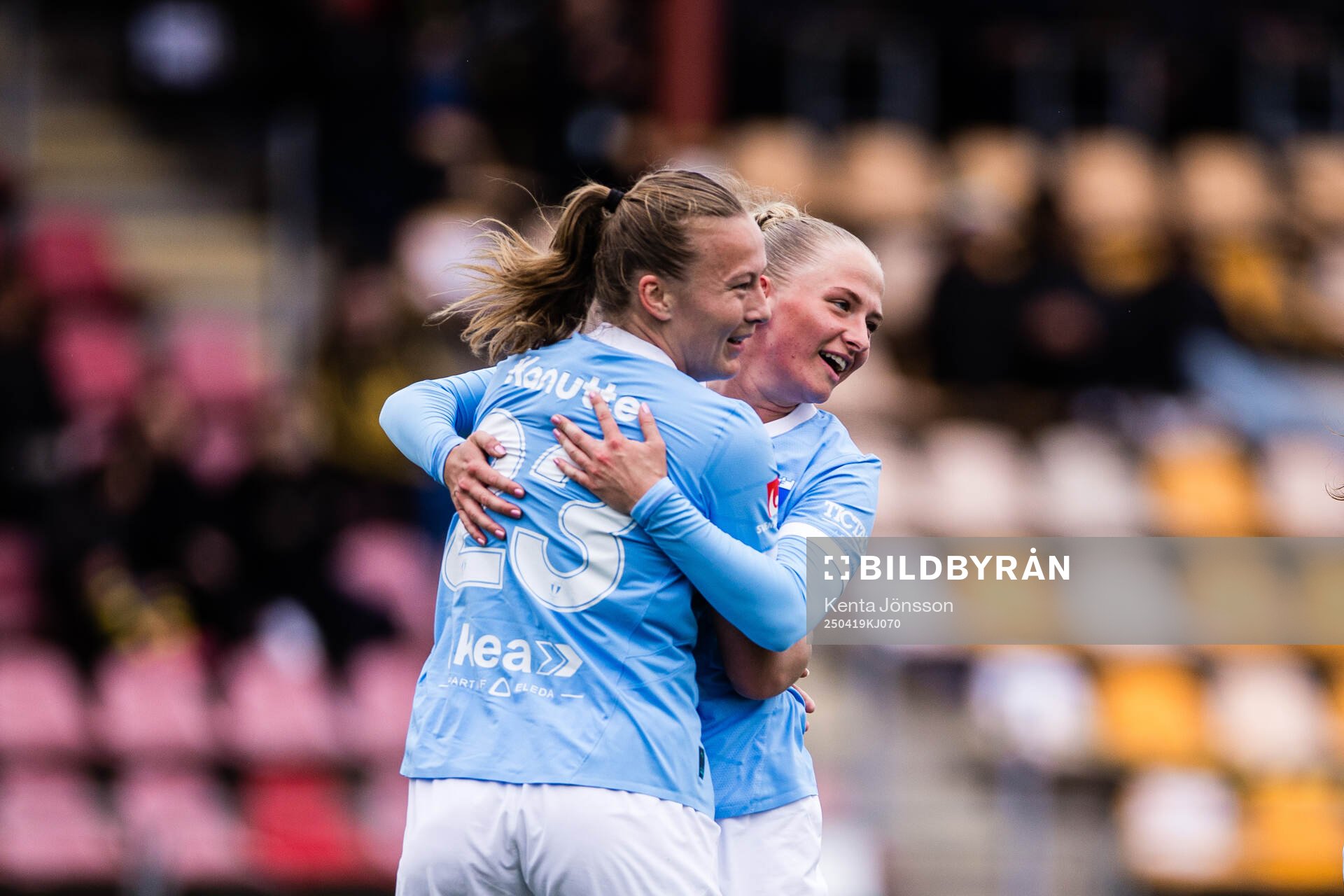 Malmö FFs Sara Kanutte Sørensen Fornesm, Tuva Skoog jublar