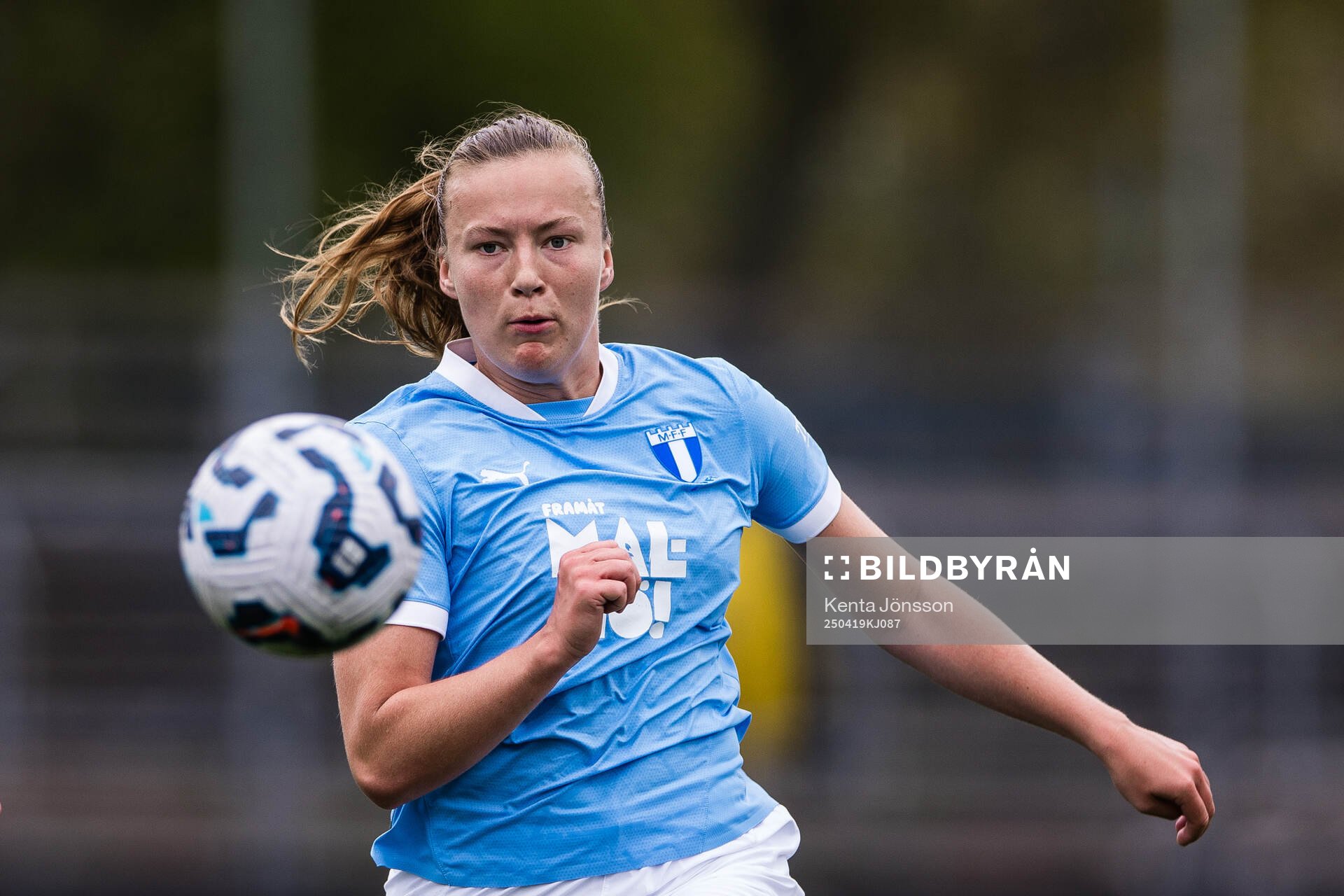 Malmö FFs Sara Kanutte Sørensen Fornes under fotbollsmatchen i Damallsvenskan mellan AIK och Malmö FF den 19 april 2025 i Stockholm. 