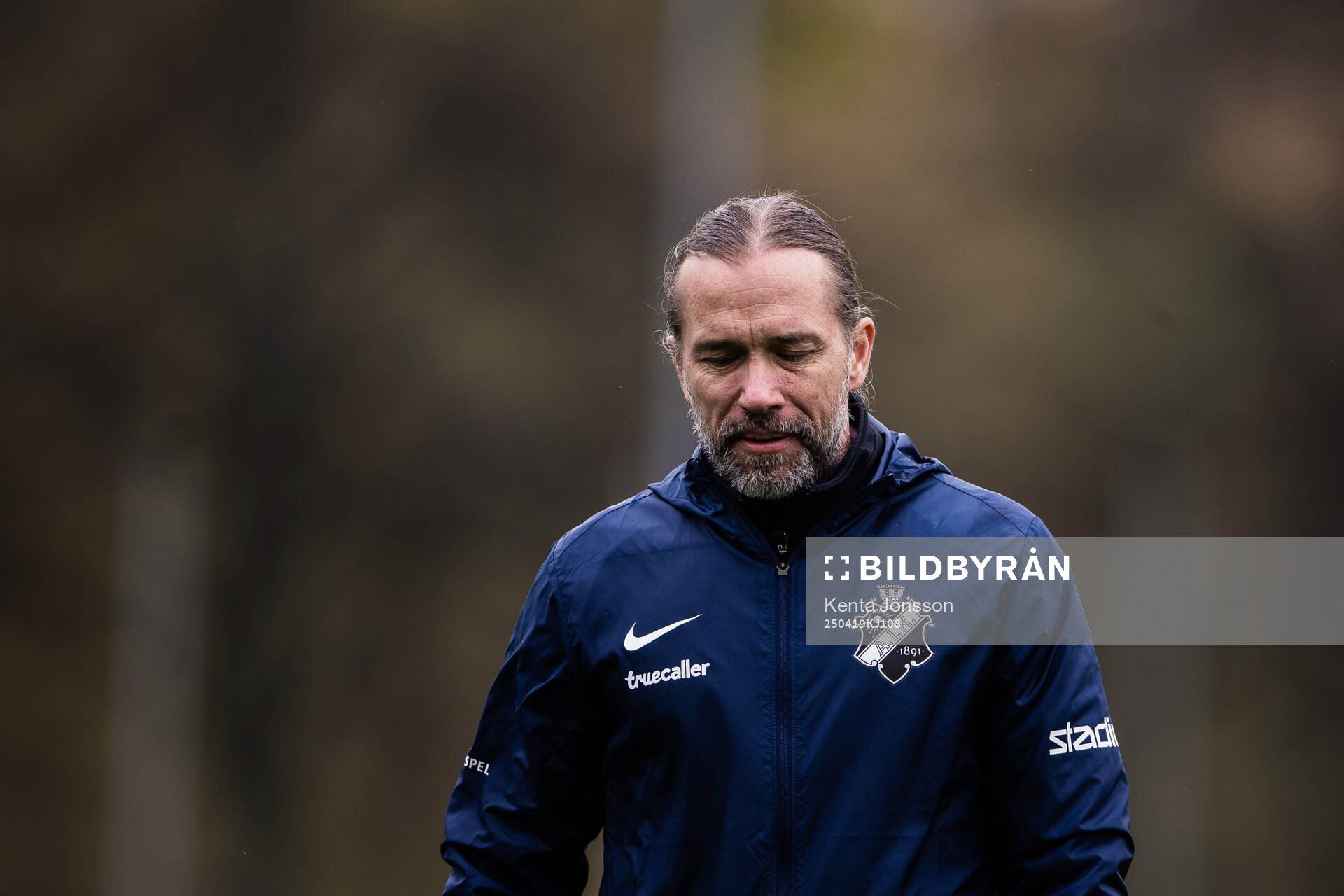 AIKs tränare Lukas Syberyjski deppar