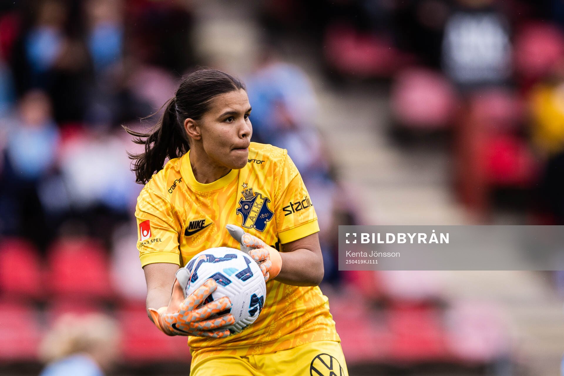 AIKs målvakt Jada Leanne Mathyssen Whyman under fotbollsmatchen i Damallsvenskan mellan AIK och Malmö FF den 19 april 2025 i Stockholm. 
