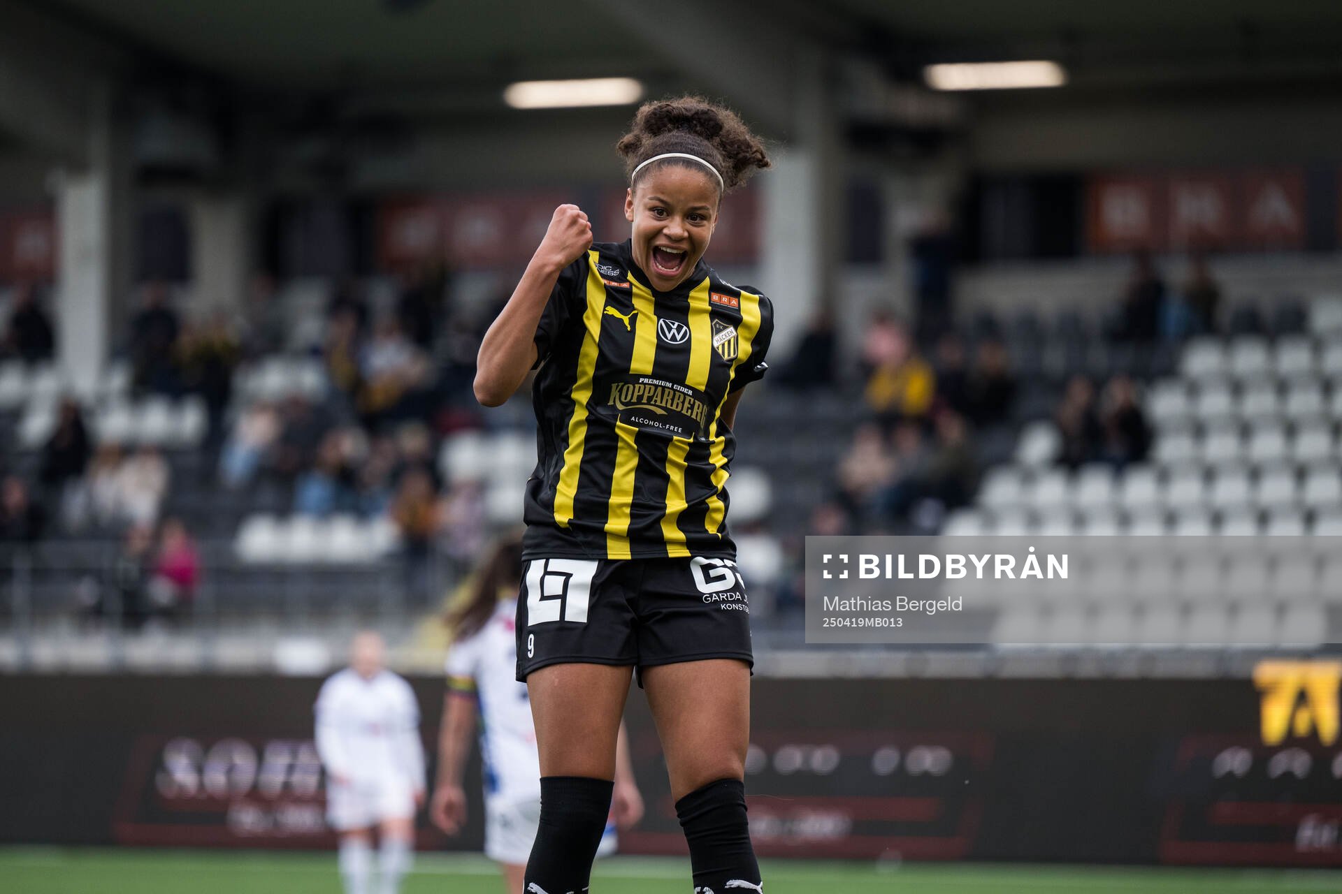 Häckens Felicia Schröder jublar