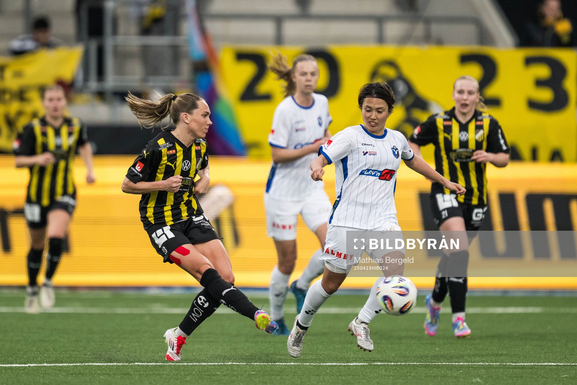 Häckens Elin Rubensson och Växjö DFFs Miho Kamogawa
