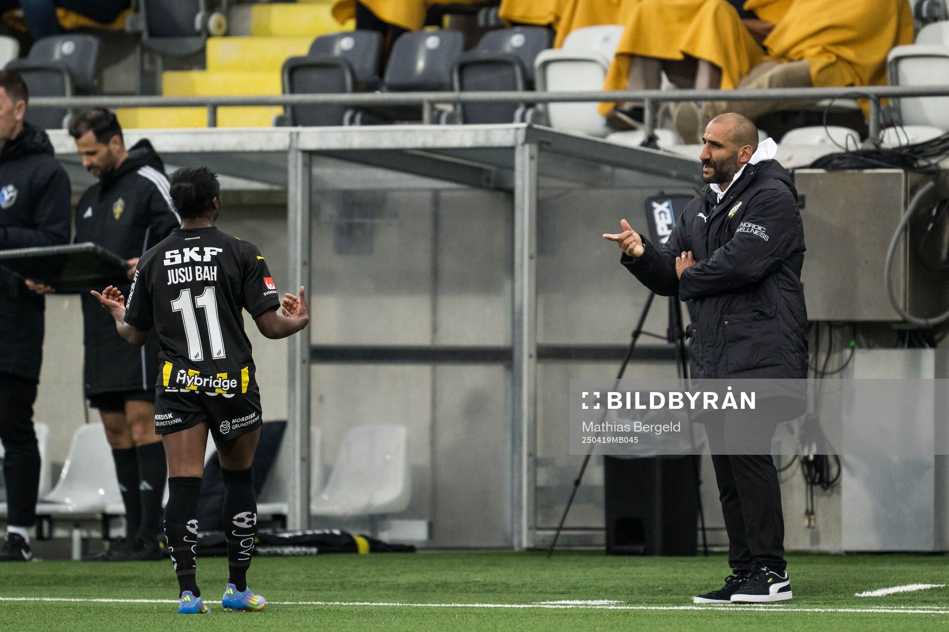 Häckens Monica Jusu Bah och tränare Mak Lind