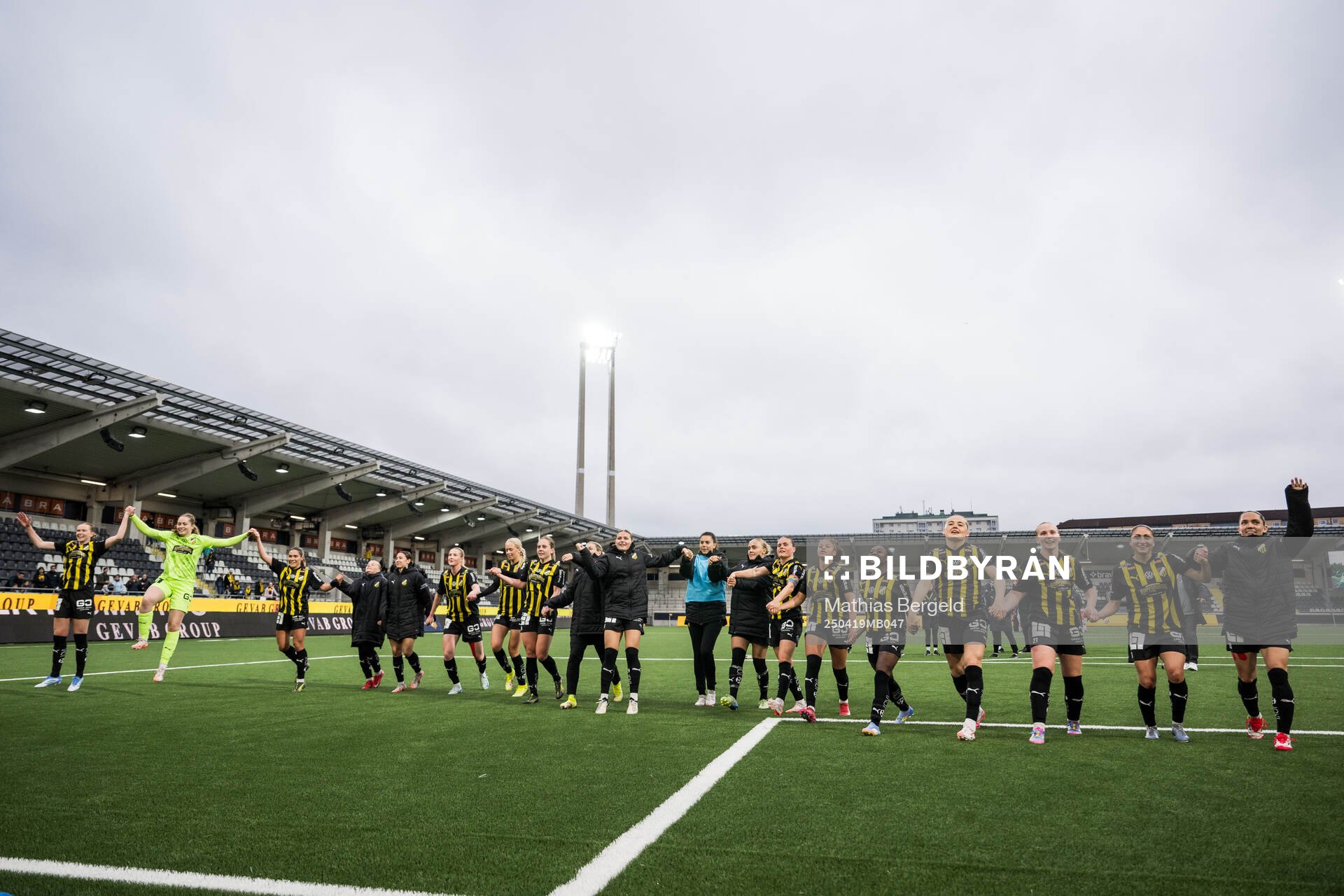 Häckens spelare jublar