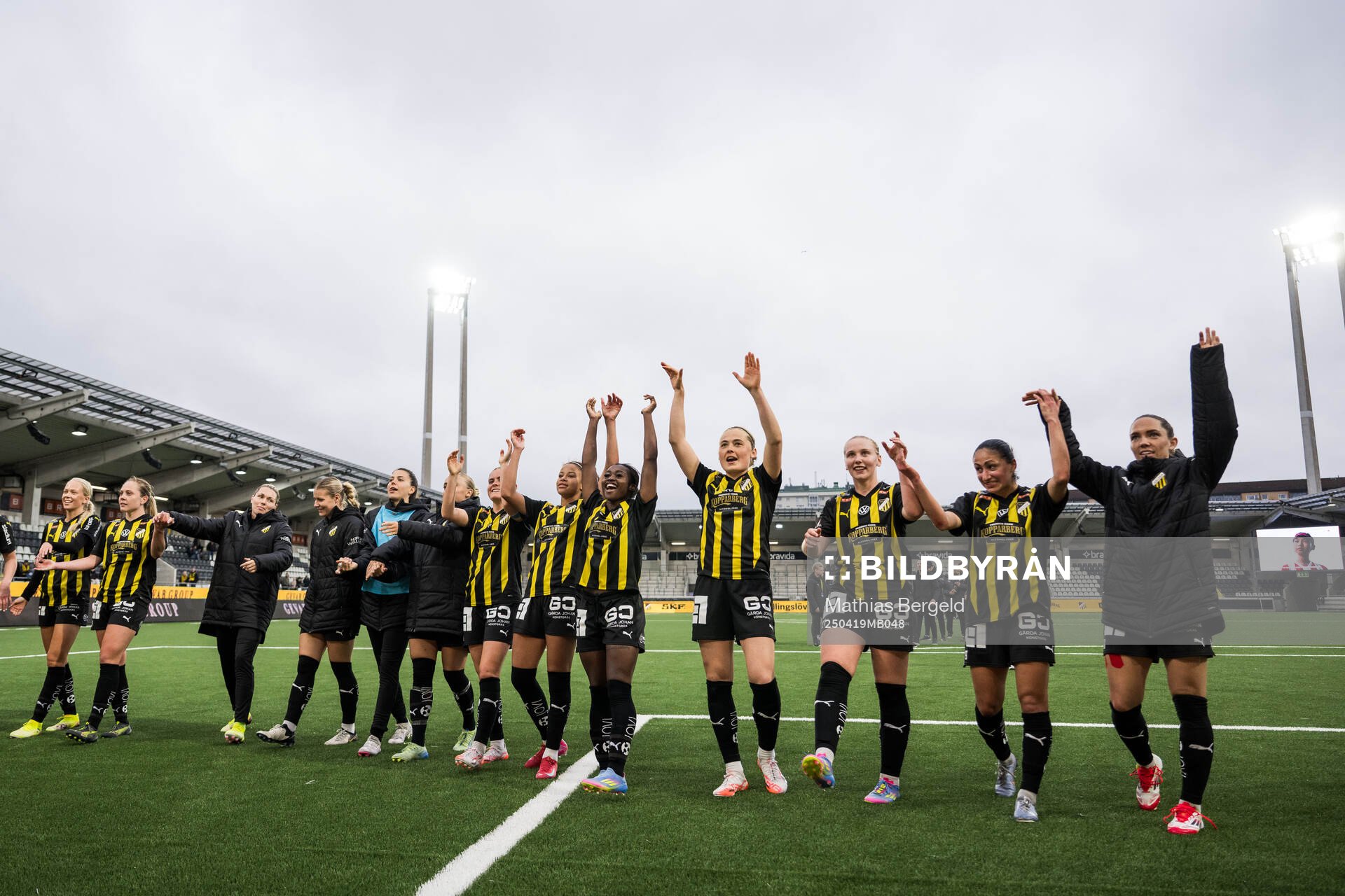 Häckens spelare jublar