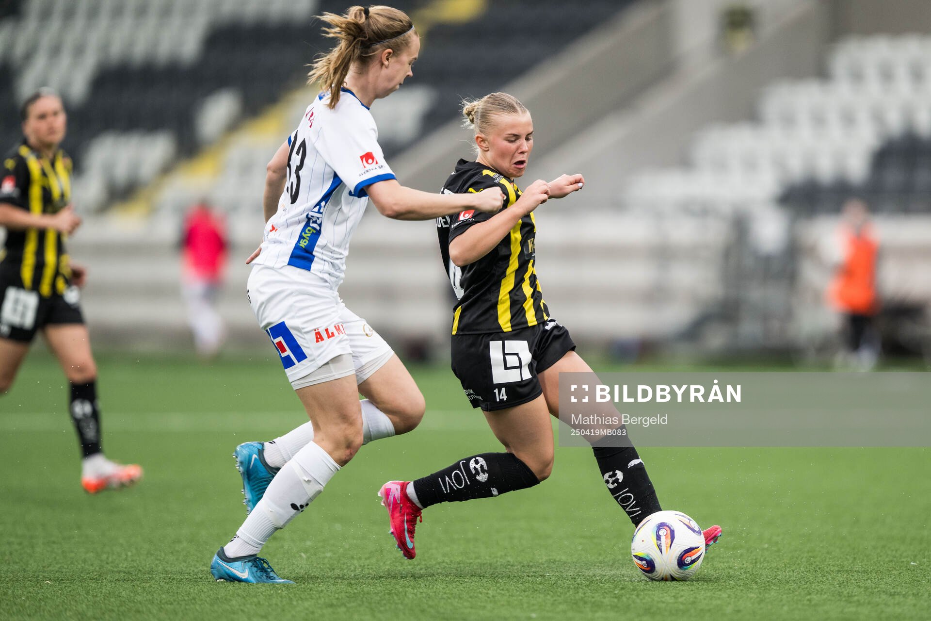 Växjö DFFs Elin Nilsson och Häckens Matilda Nildén
