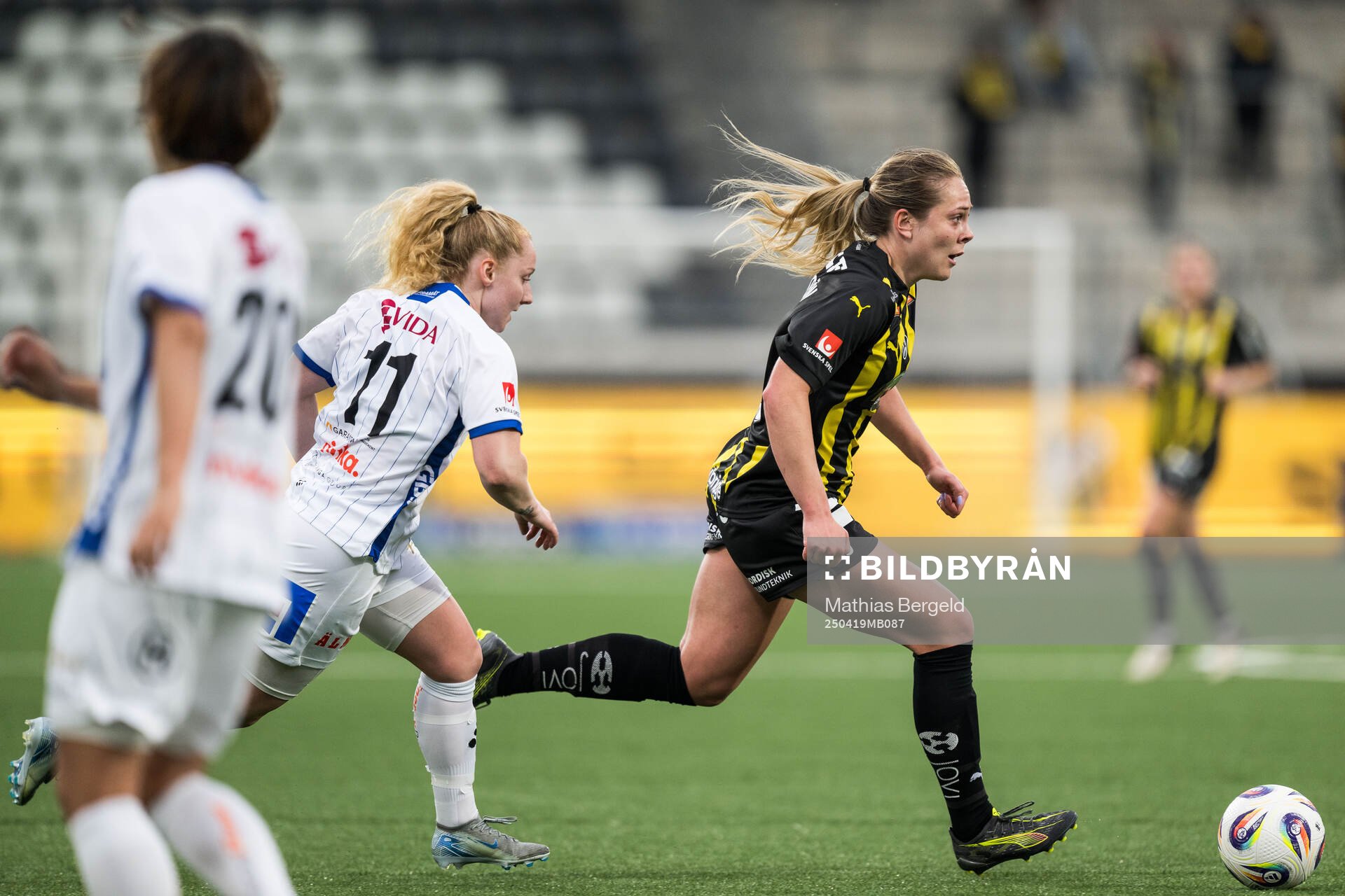 Växjö DFFs Sophia Redenstrand och Häckens Alice