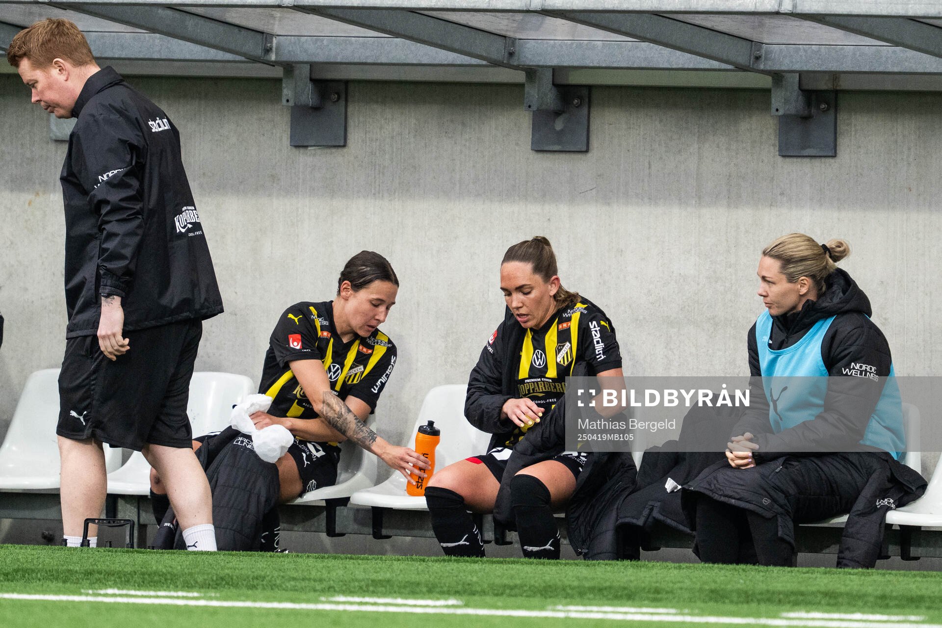 Häckens Tabby Tindell, Elin Rubensson och målvakt