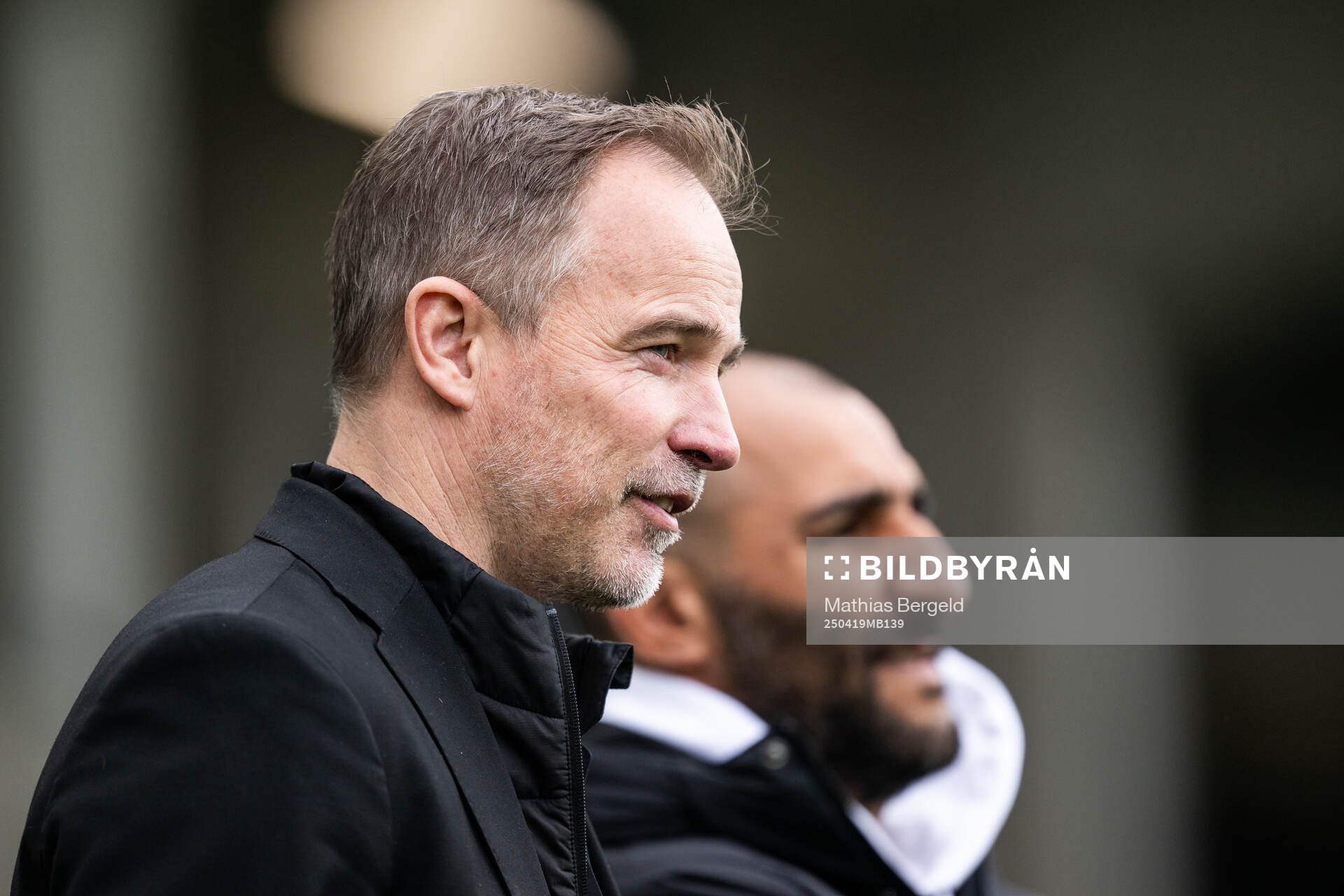 Häckens sportchef Christian Lundström och tränare Mak Lind inför fotbollsmatchen i Damallsvenskan mellan Häcken och Växjö DFF den 19 april 2025 i Göteborg.
