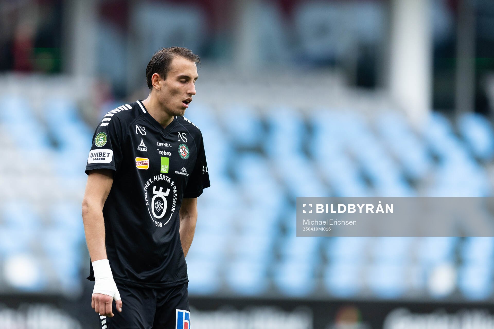 Örebros Melvin Bajrovic deppar