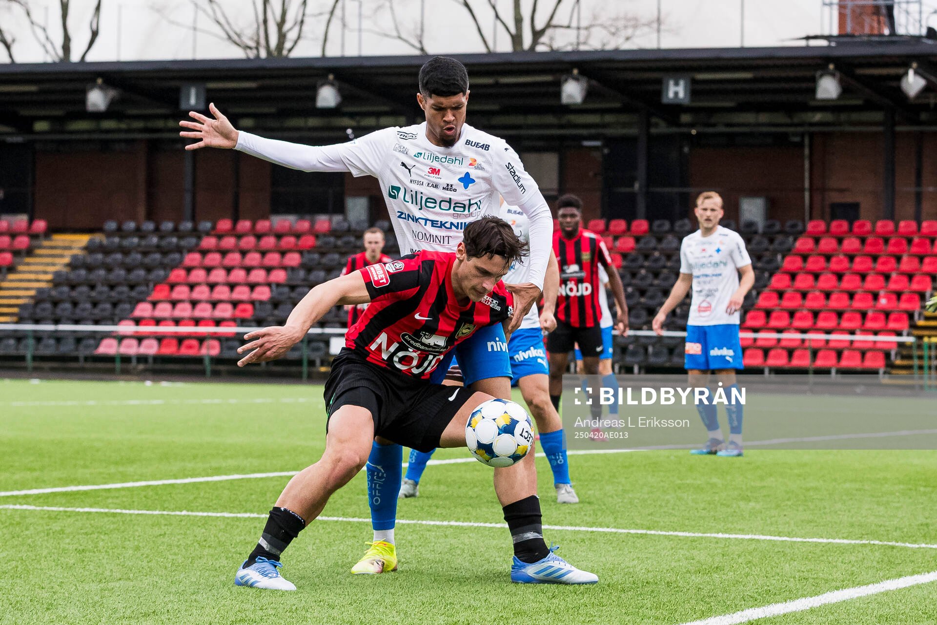 Brommapojkarnas Kevin Ackermann och Värnamos Luke Le Roux