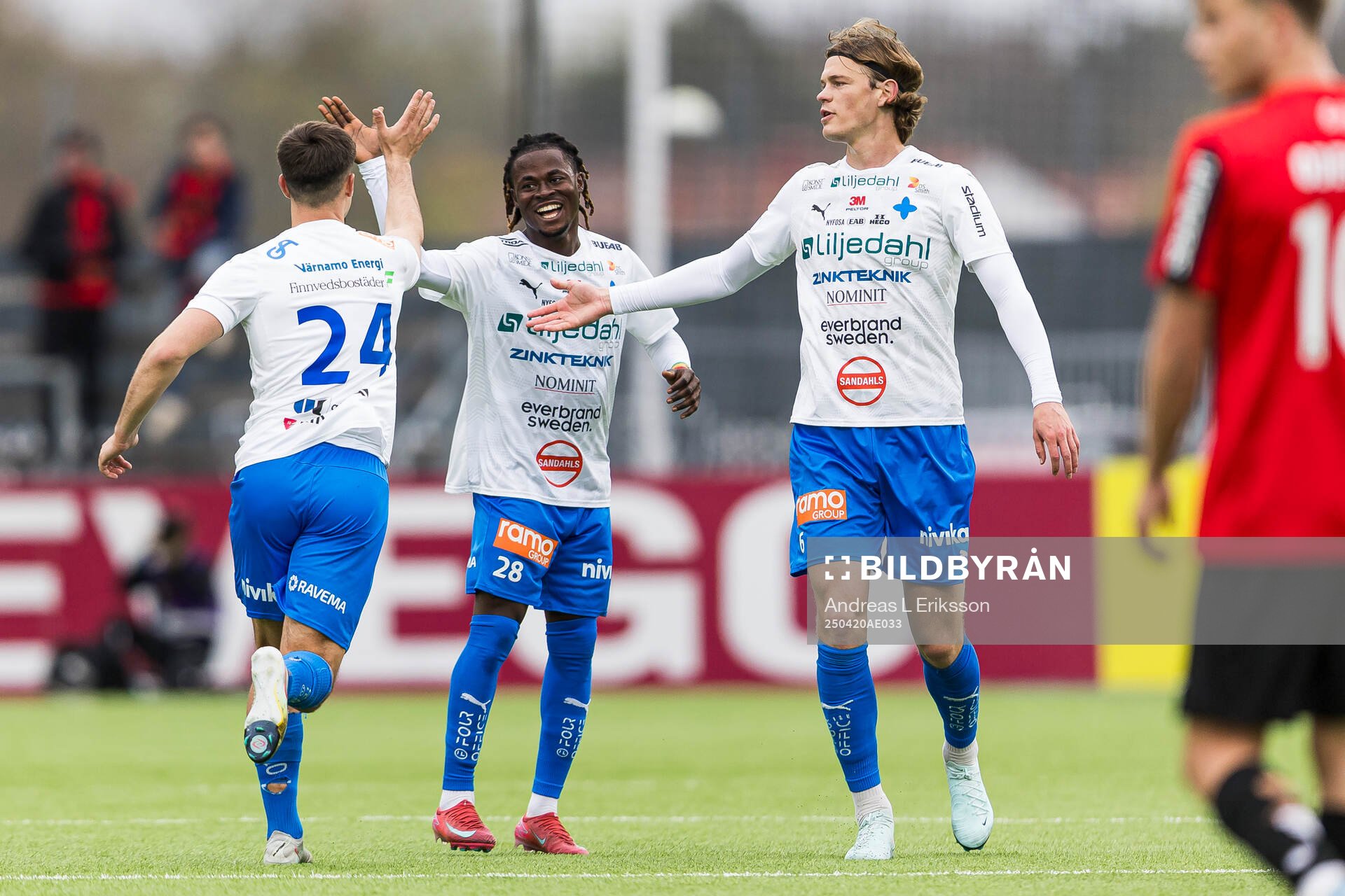 Värnamos Frank Junior Agyei jublar