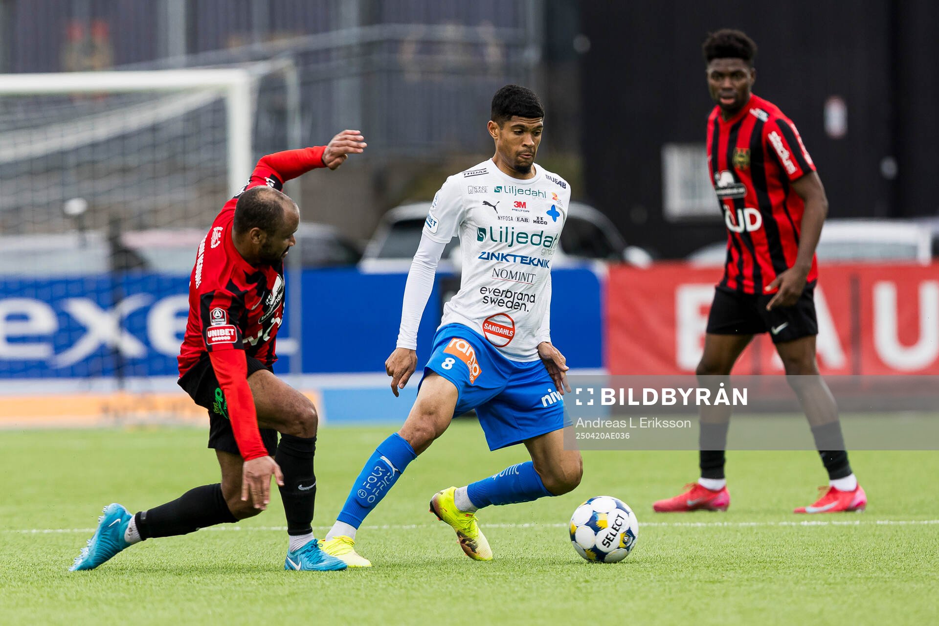 Brommapojkarnas Serge-Junior Martinsson Ngouali och