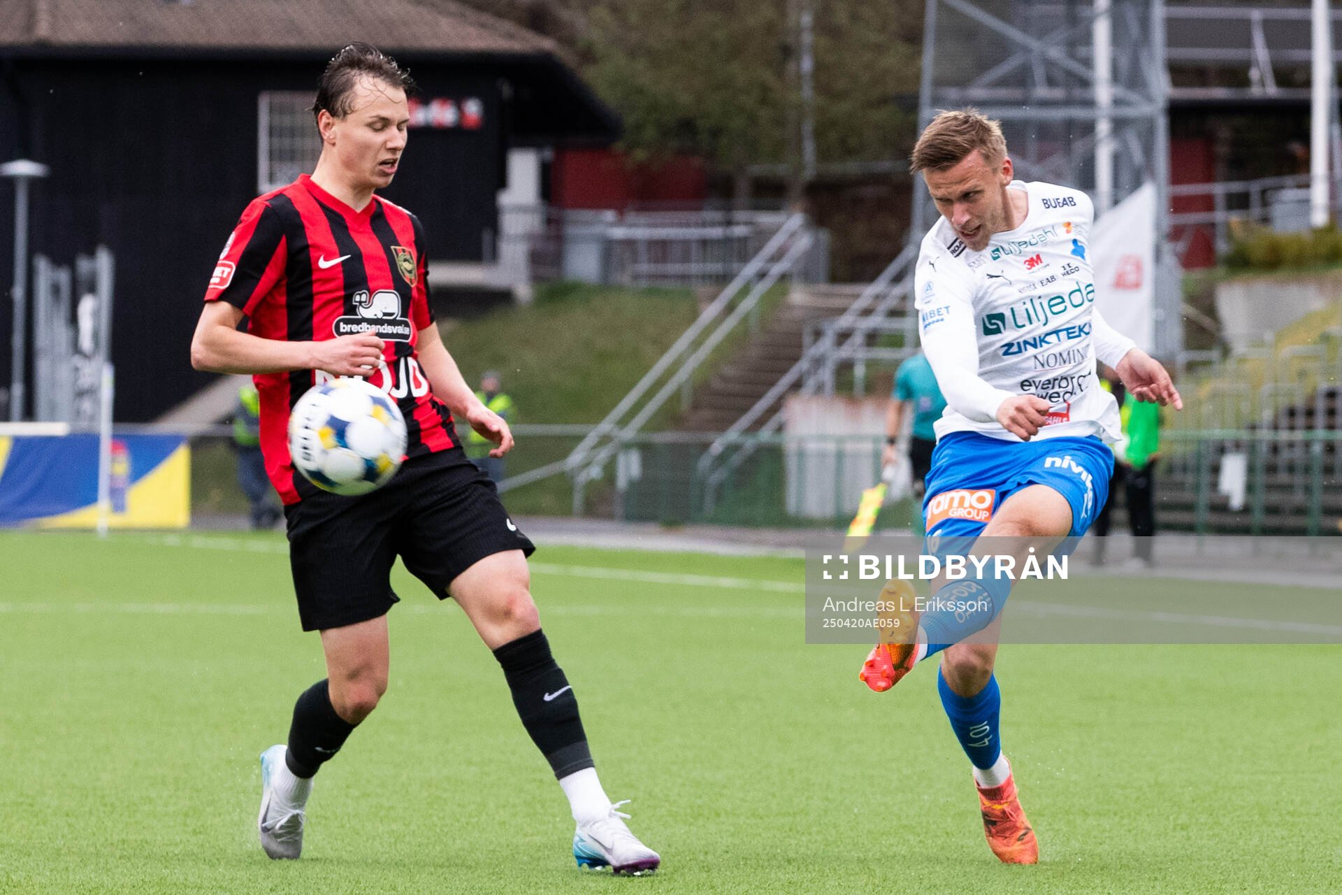 Brommapojkarnas Alex Timossi Andersson och Värnamos Albin