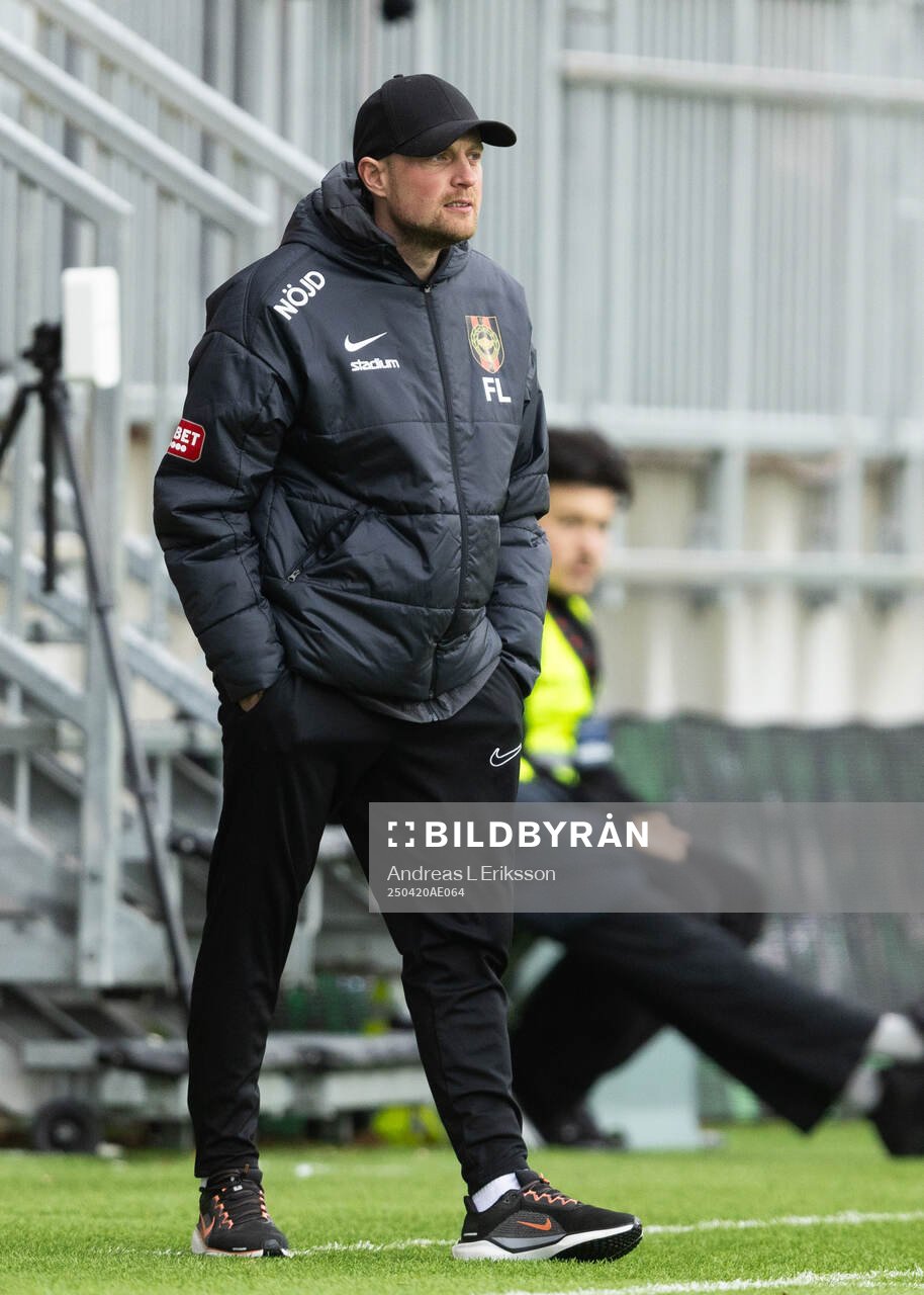Brommapojkarnas tränare Fredrik Landén