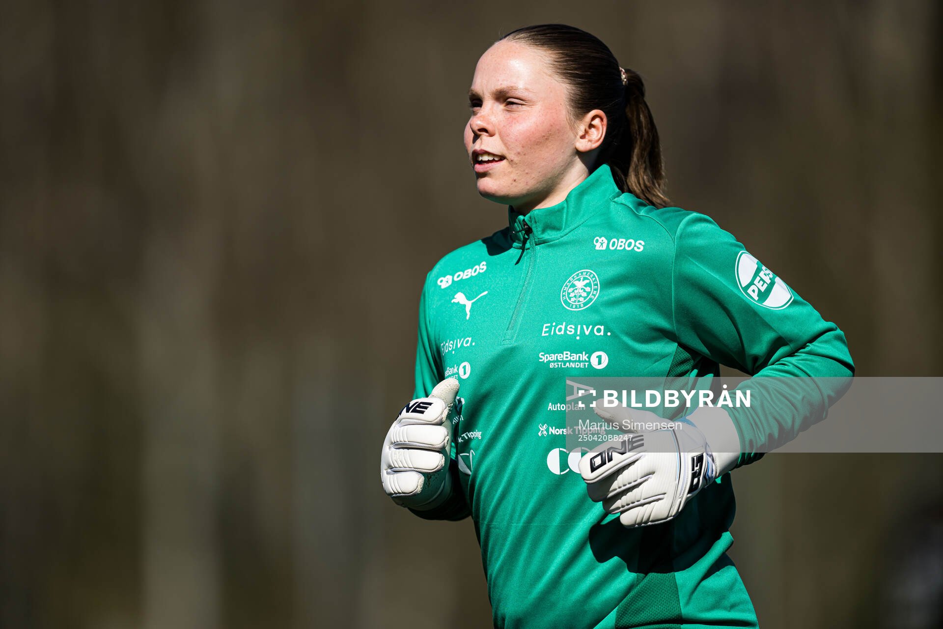 Vendela Bakke of HamKam warms up