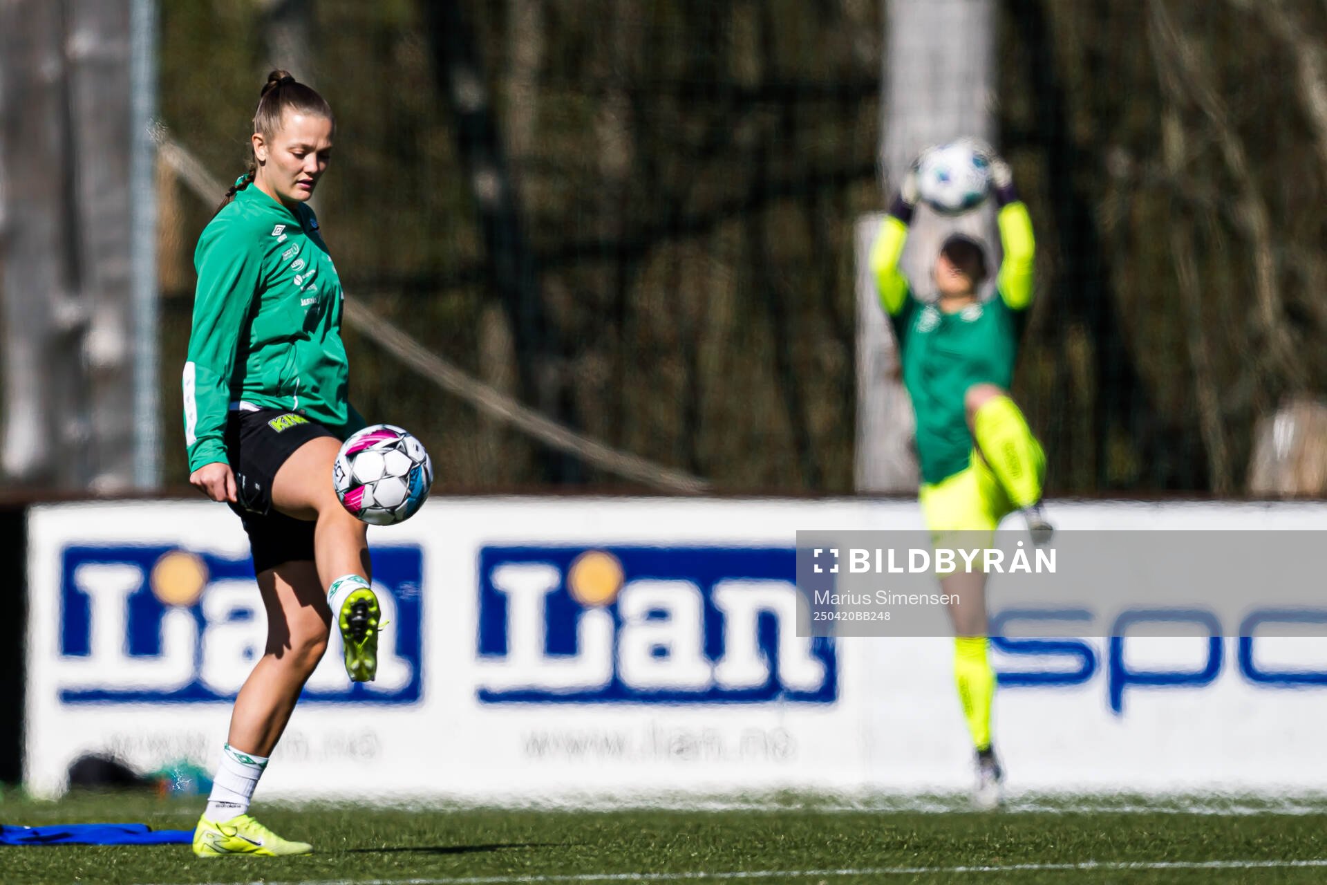 Ane Kristine Eggen of KIL/Hemne warms up