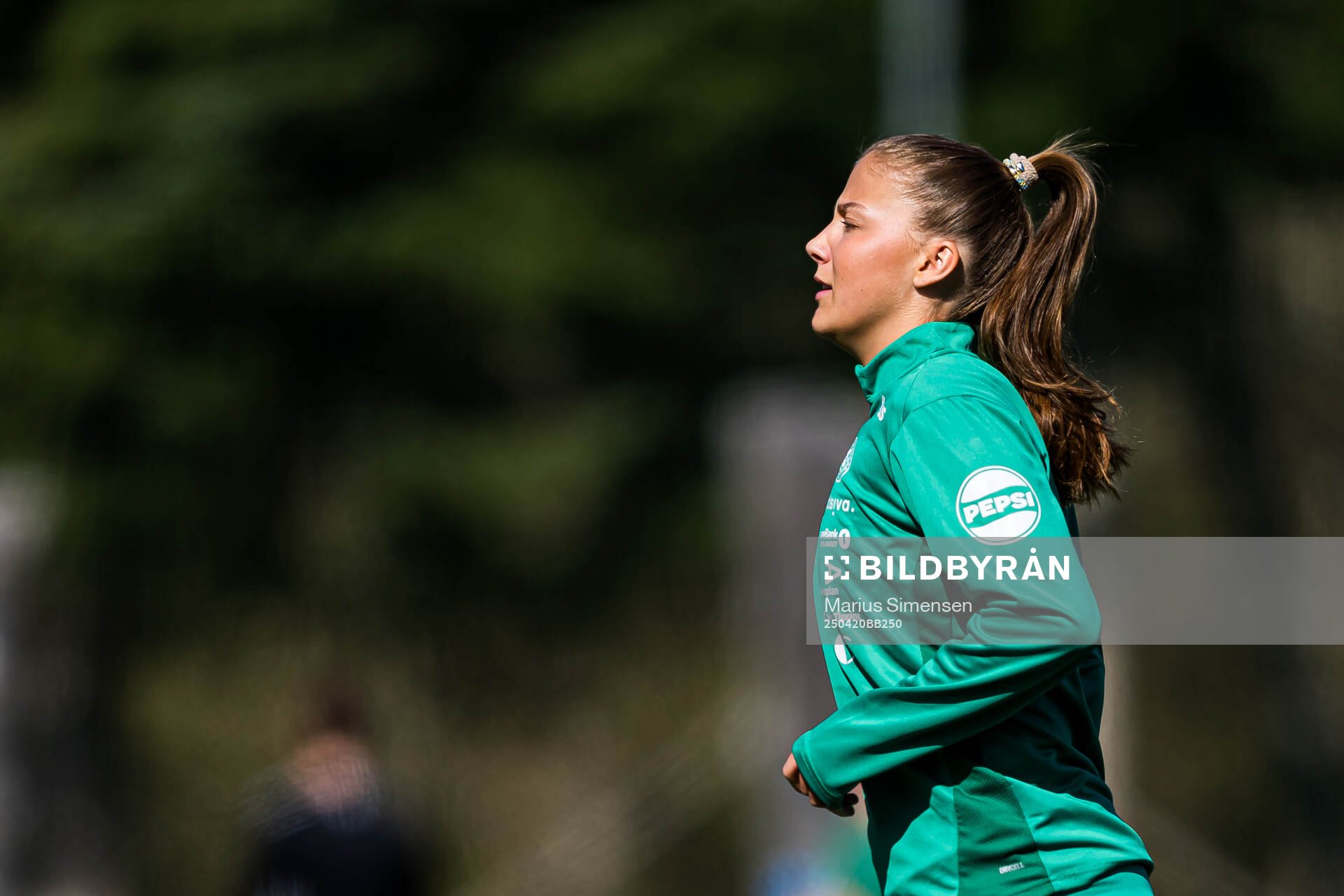 Hanna Bråten Gravem of HamKam warms up