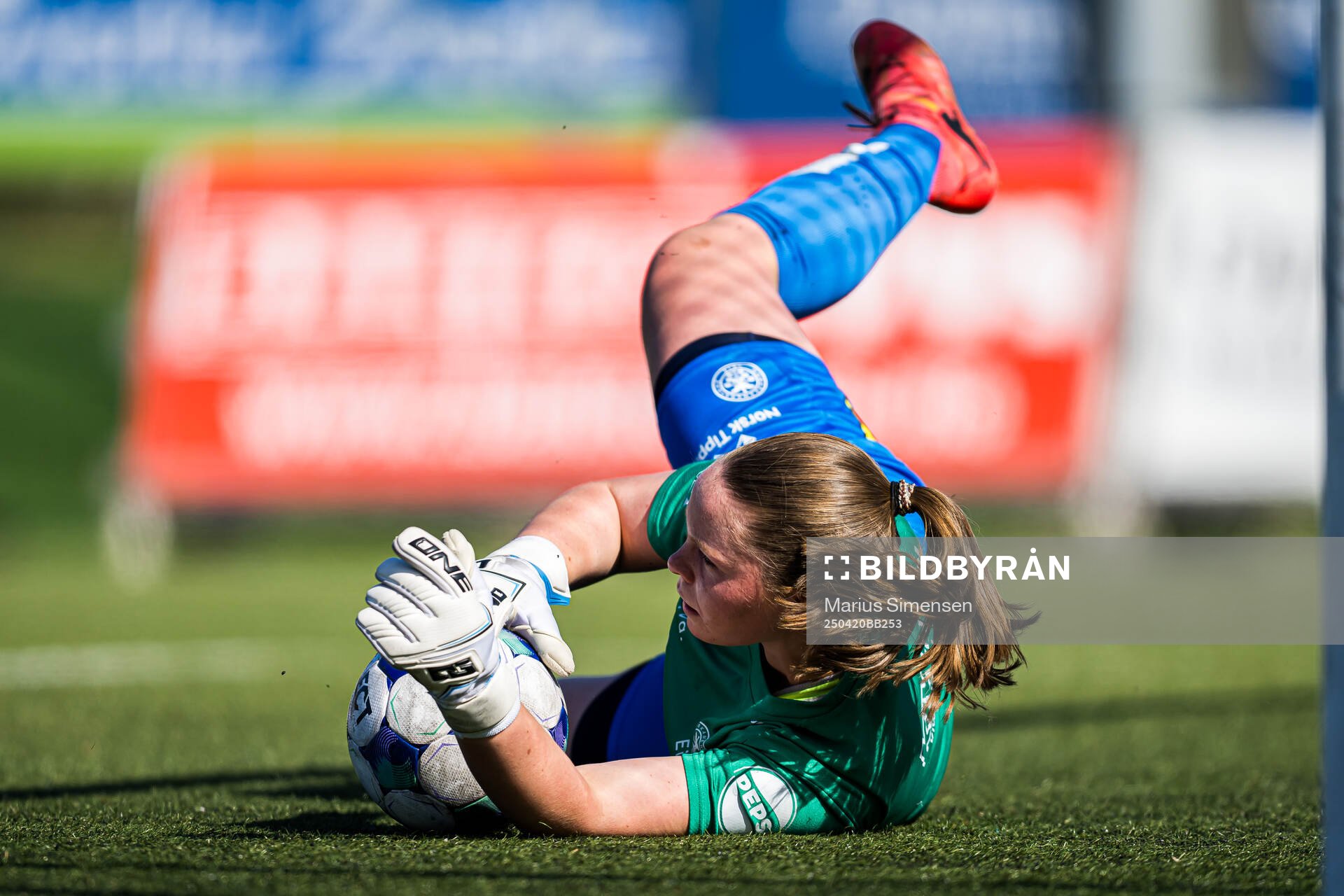 Vendela Bakke of HamKam warms up