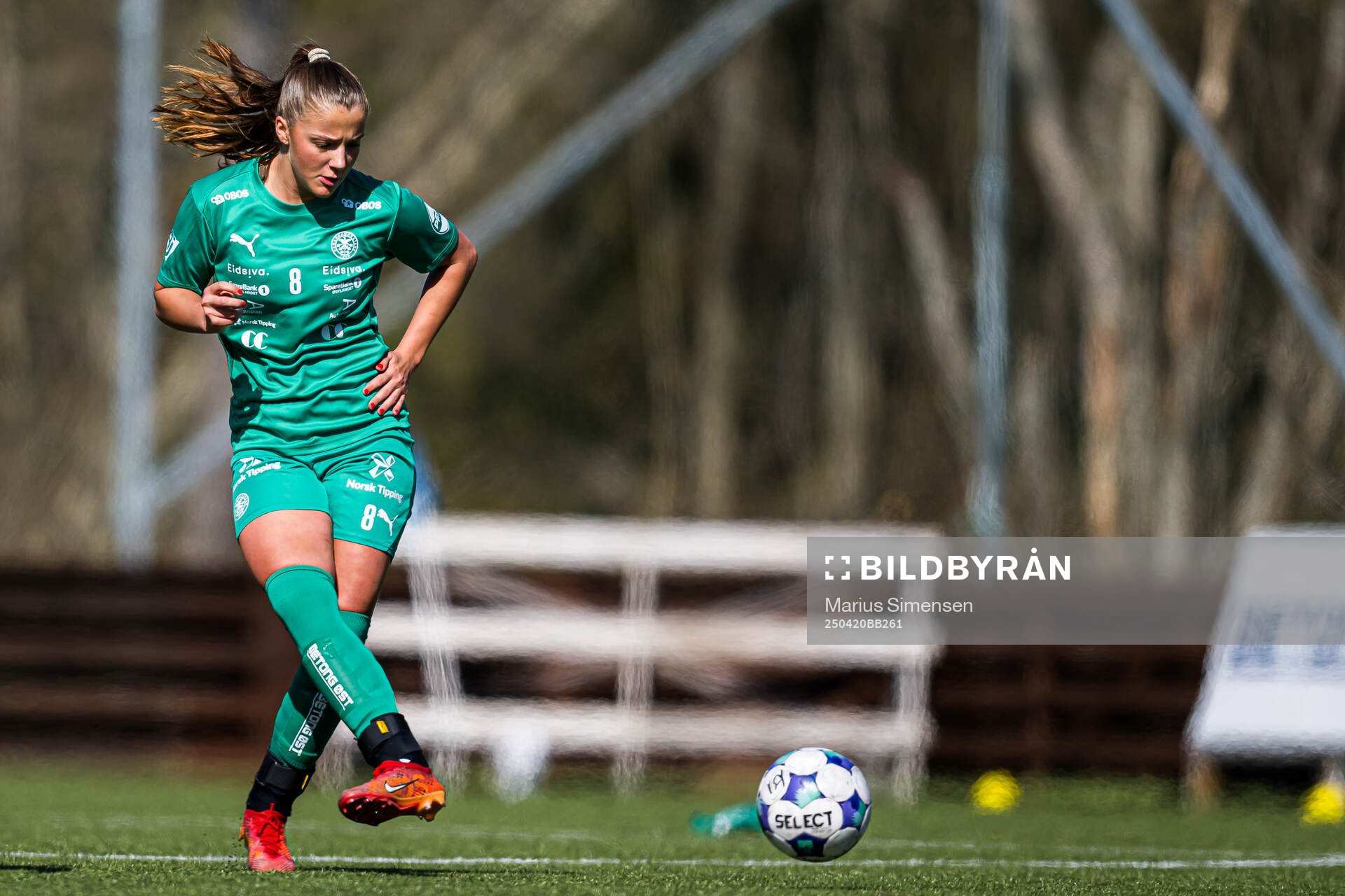 Hanna Bråten Gravem of HamKam warms up