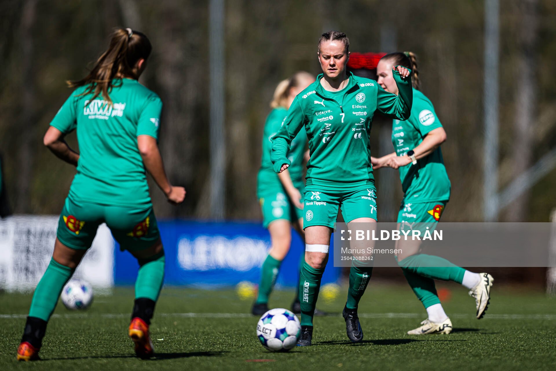 Nathalie Rønquist Jørgensen of HamKam warms up ahead of the 1. division football match between KIL/Hemne and HamKam on April 20, 2025 in Kyrksæterøra.