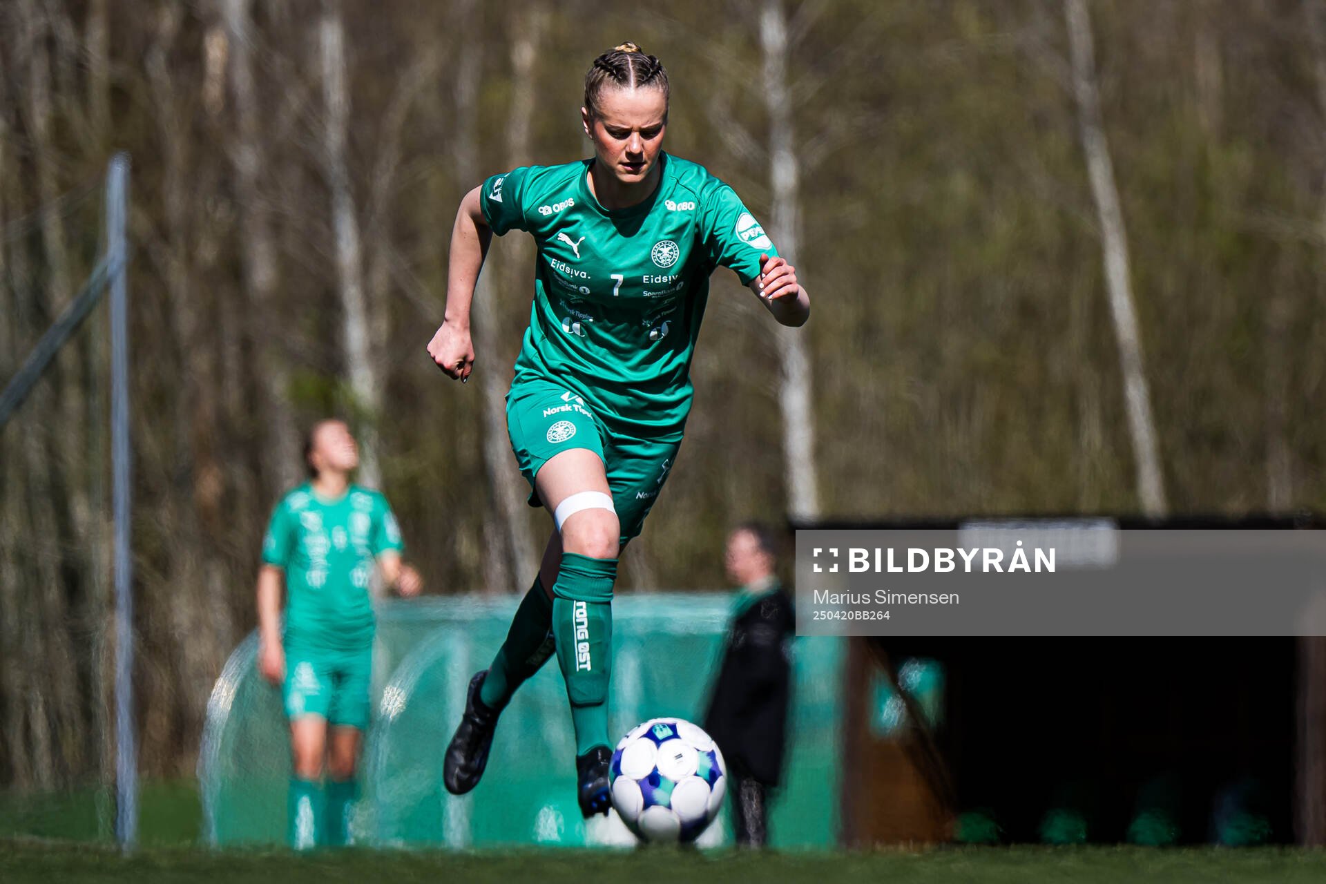 Nathalie Rønquist Jørgensen of HamKam warms up