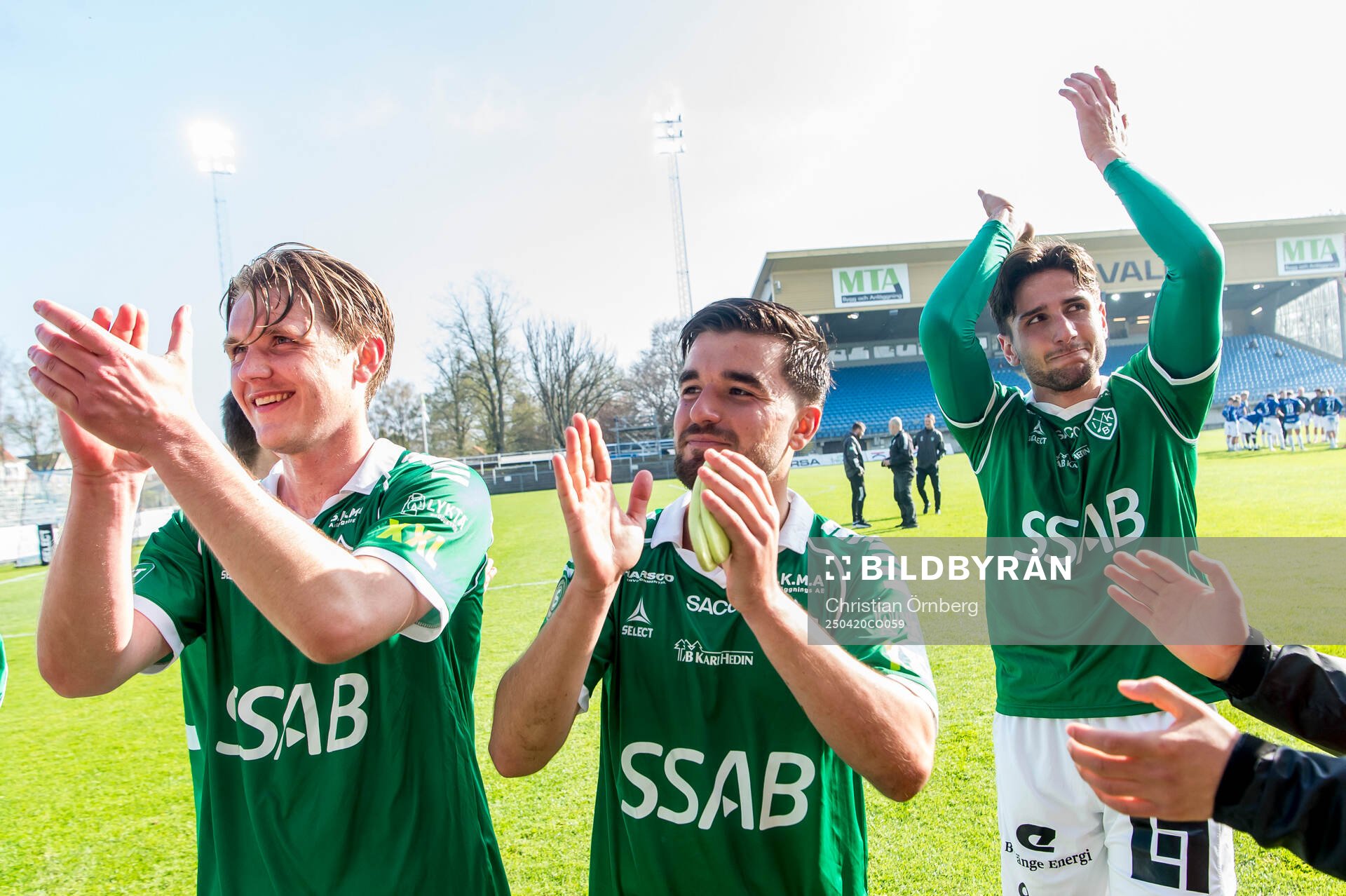 Brages Haris Brkic och Filip Trpcevski jublar