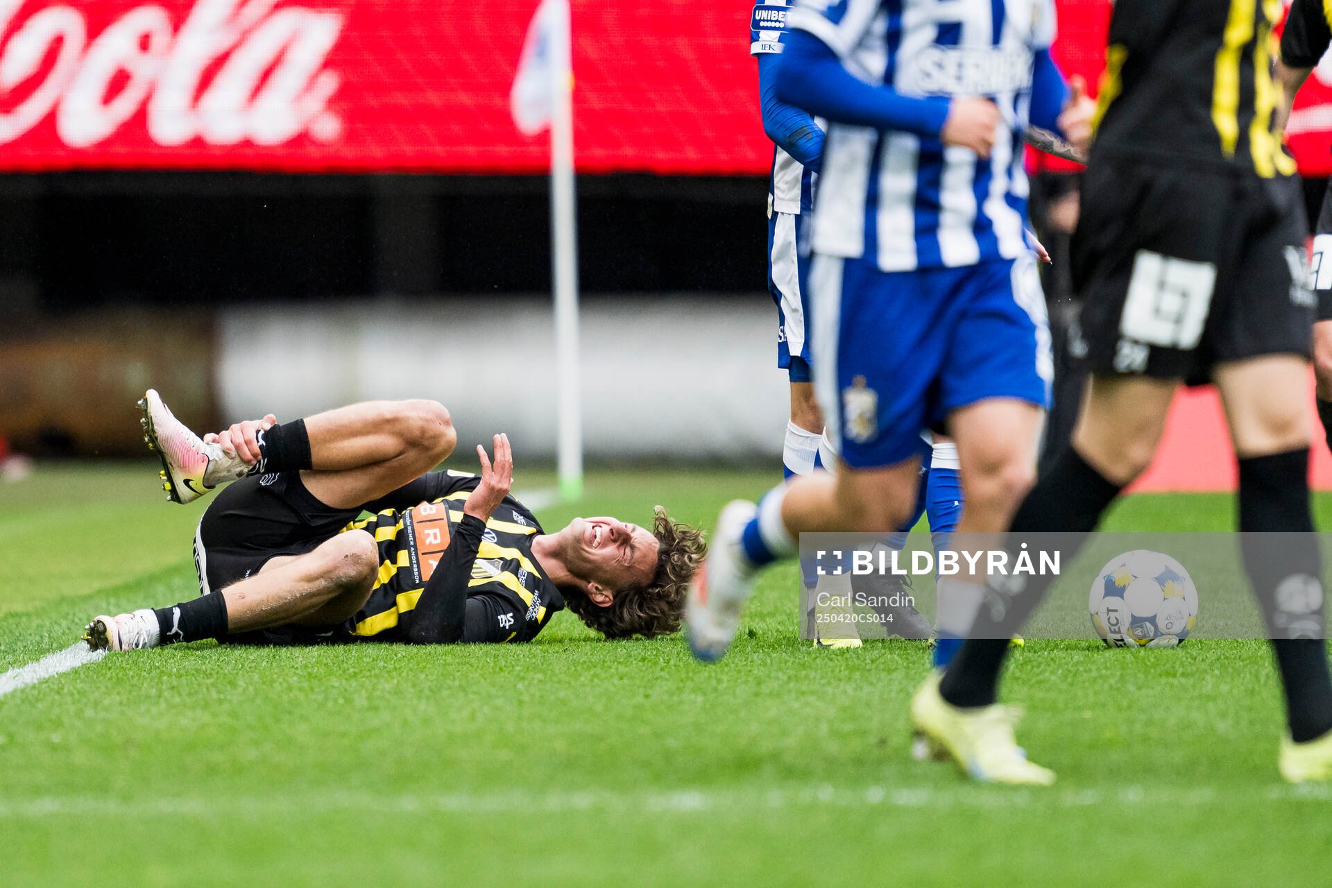 Häckens Silas Andersen har ontunder fotbollsmatchen i