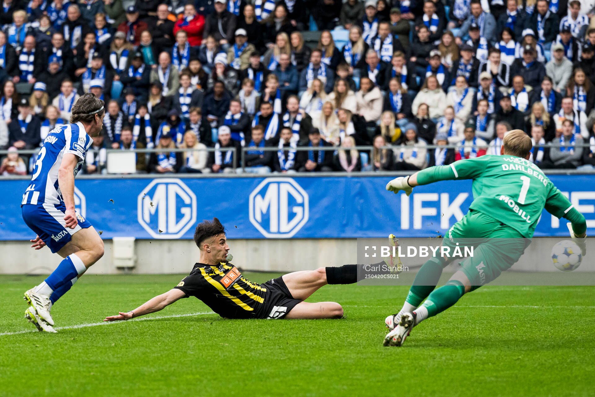 Häckens Srdjan Hrstic gör 0-1 bakom IFK Göteborgs