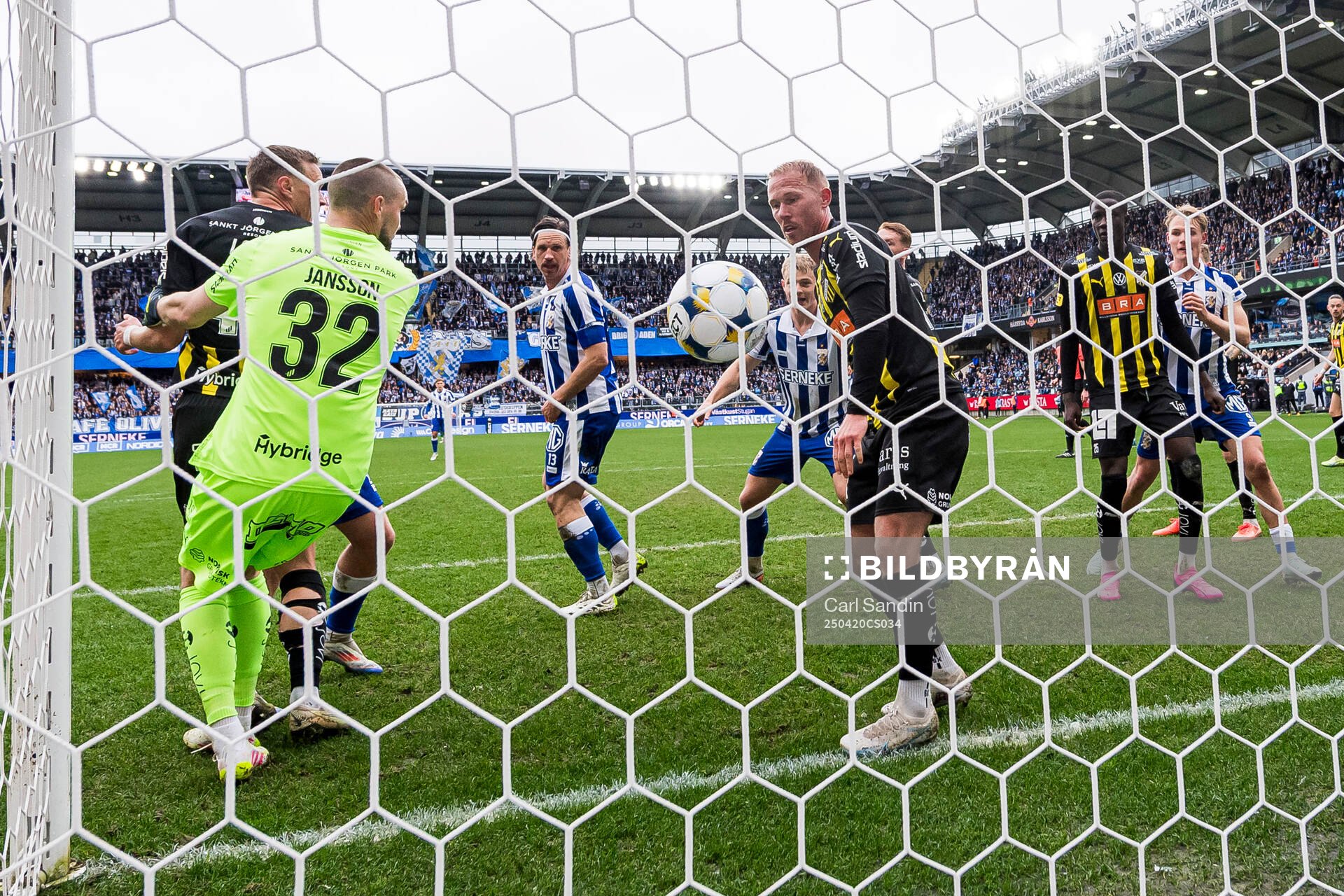 IFK Göteborgs Kolbeinn Thordarson gör 1-1 bakom Häckens