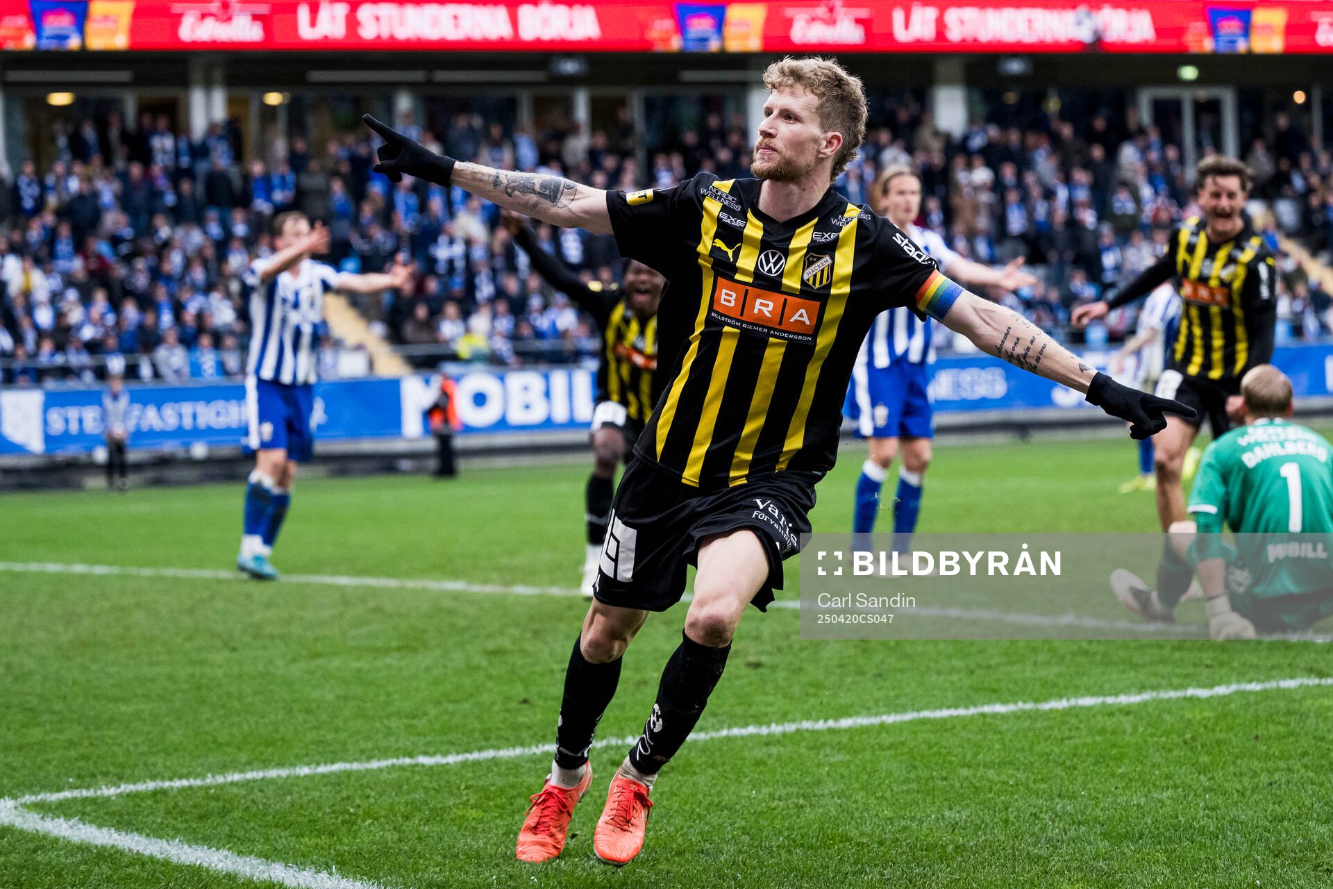 Häckens Simon Gustafson jublar