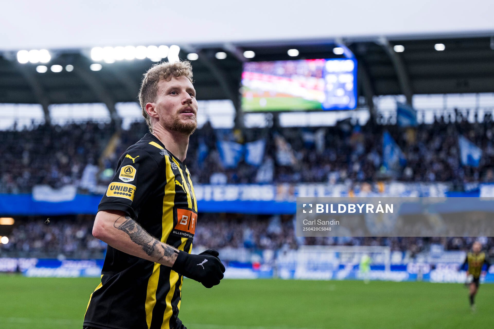 Häckens Simon Gustafson jublar