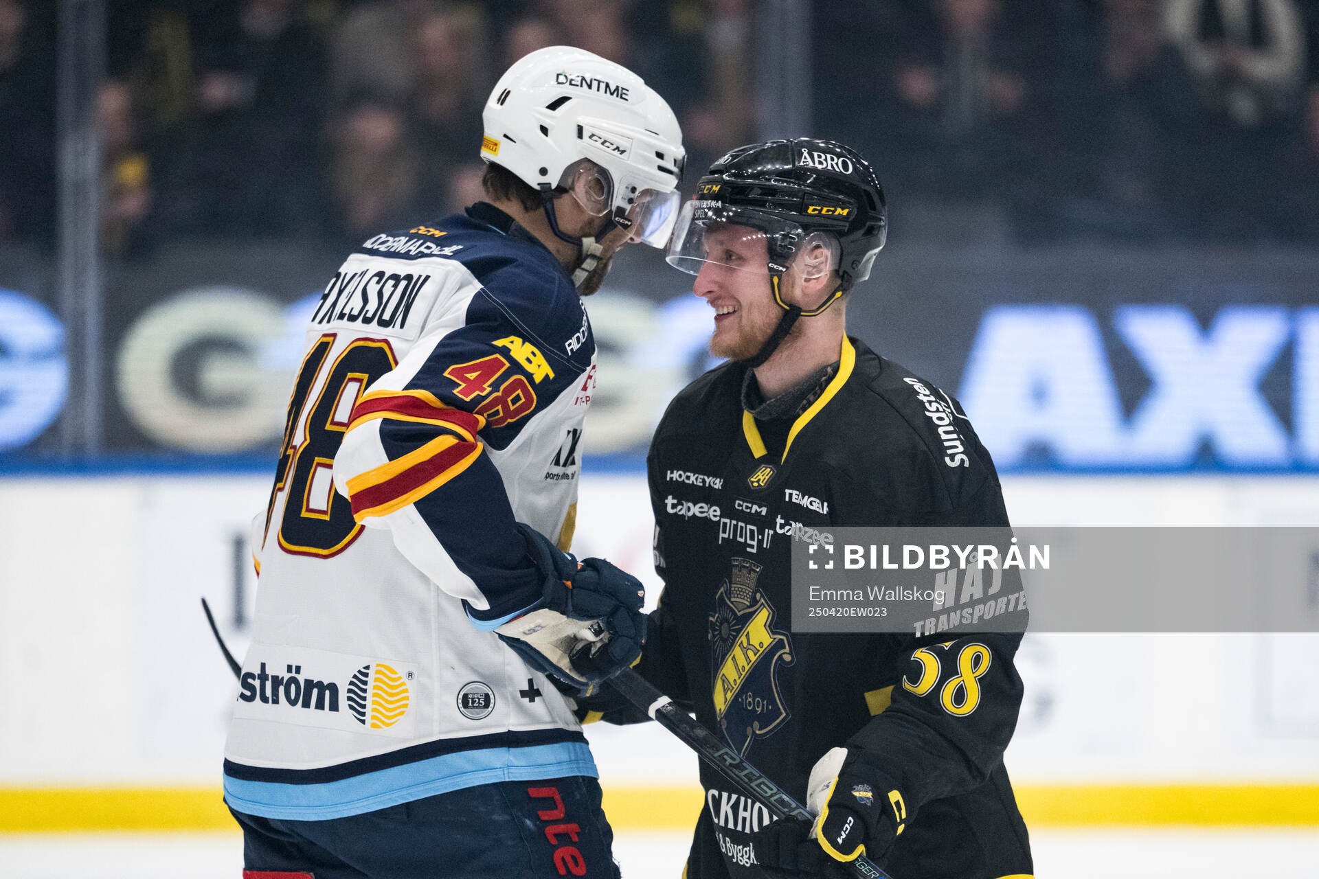Djurgårdens Dick Axelsson och AIKs Oskar Magnusson