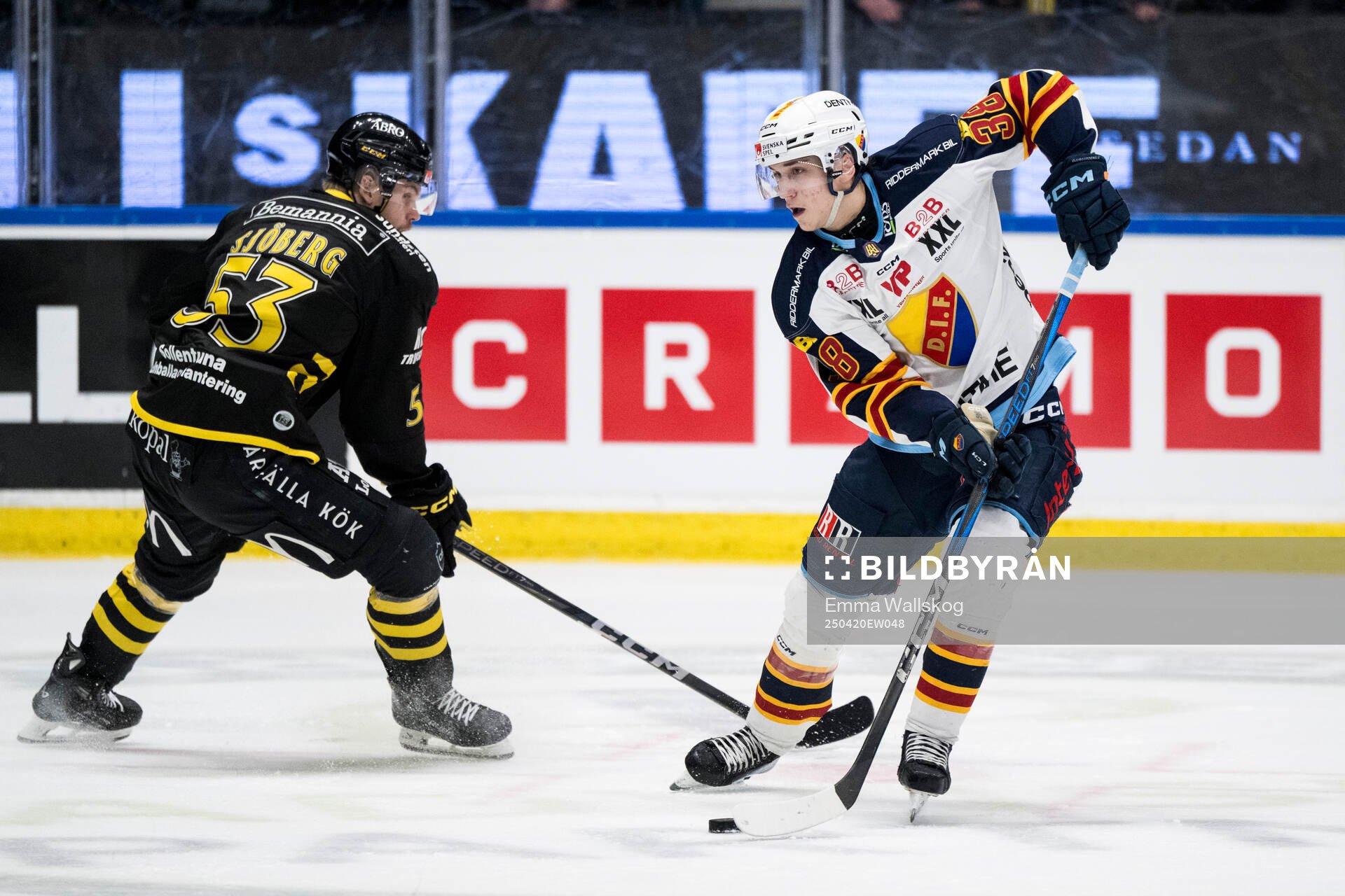 AIKs Albert Sjöberg och Djurgårdens Victor Eklund