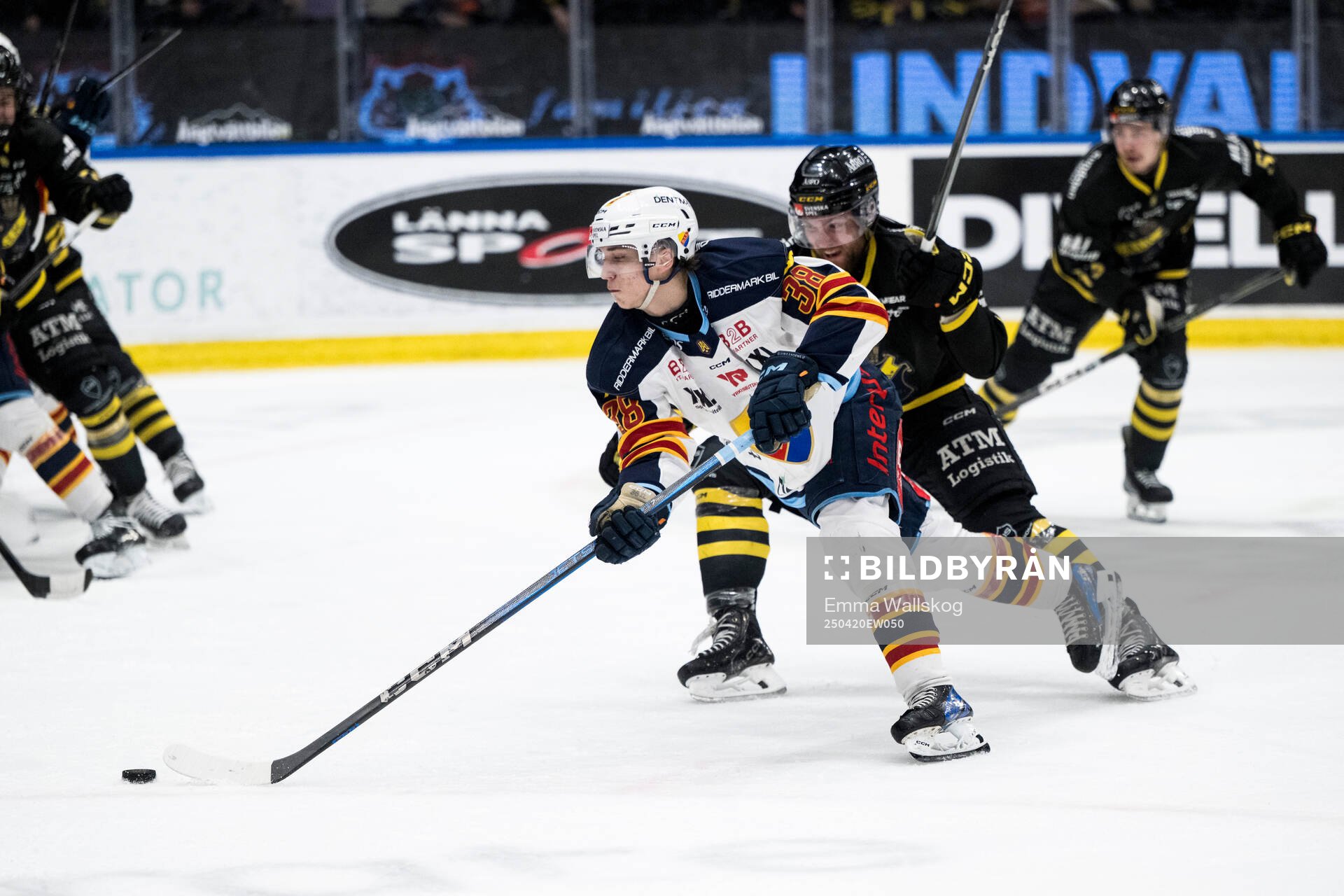 Djurgårdens Victor Eklund och AIKs Macoy Erkamps