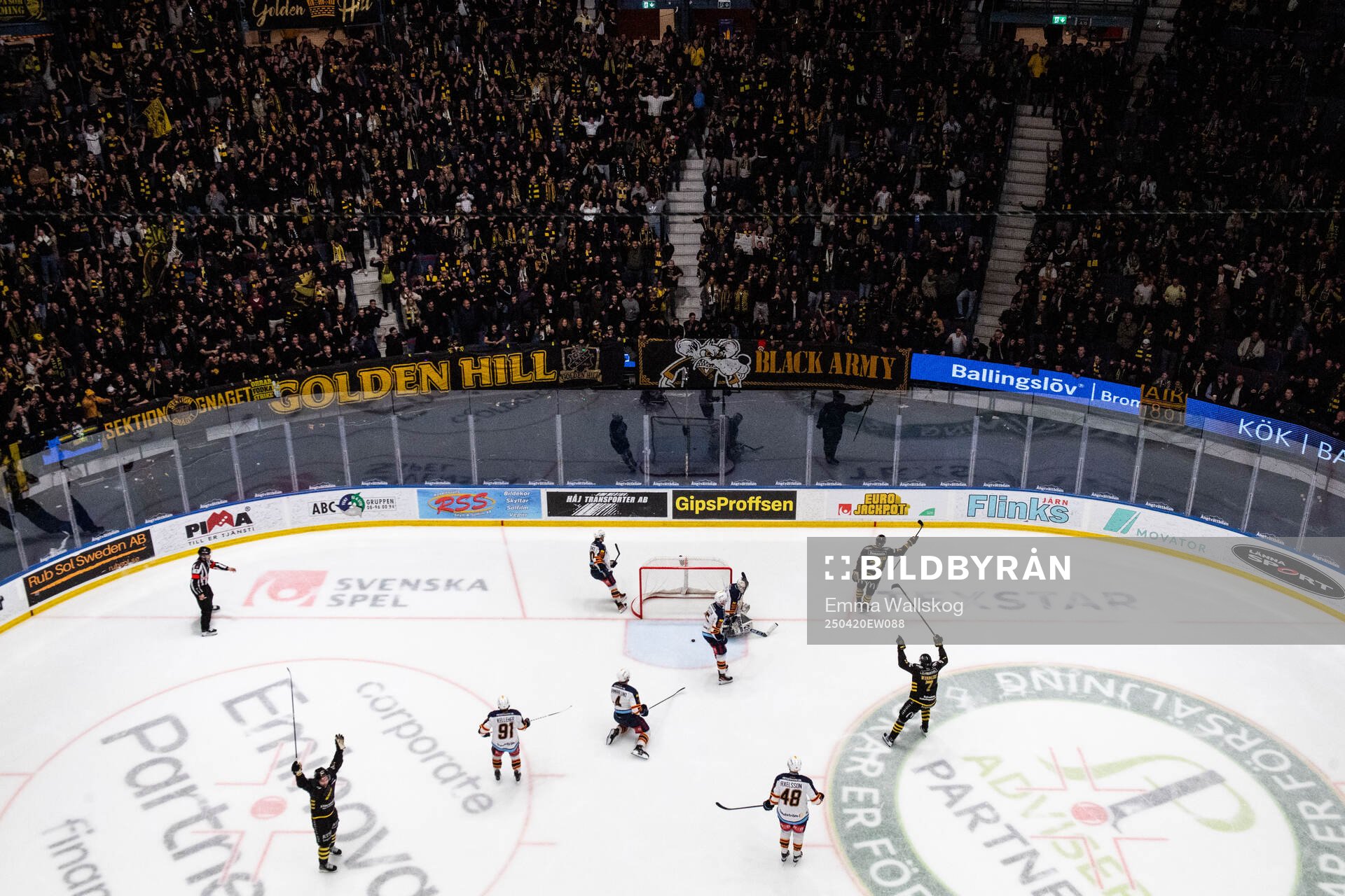 AIKs Lukas Zetterberg jublar