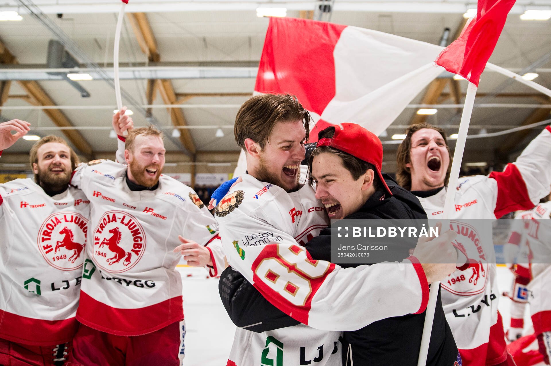 Troja/Ljungbys Fabian Hellström och Lucas Käkelä jublar