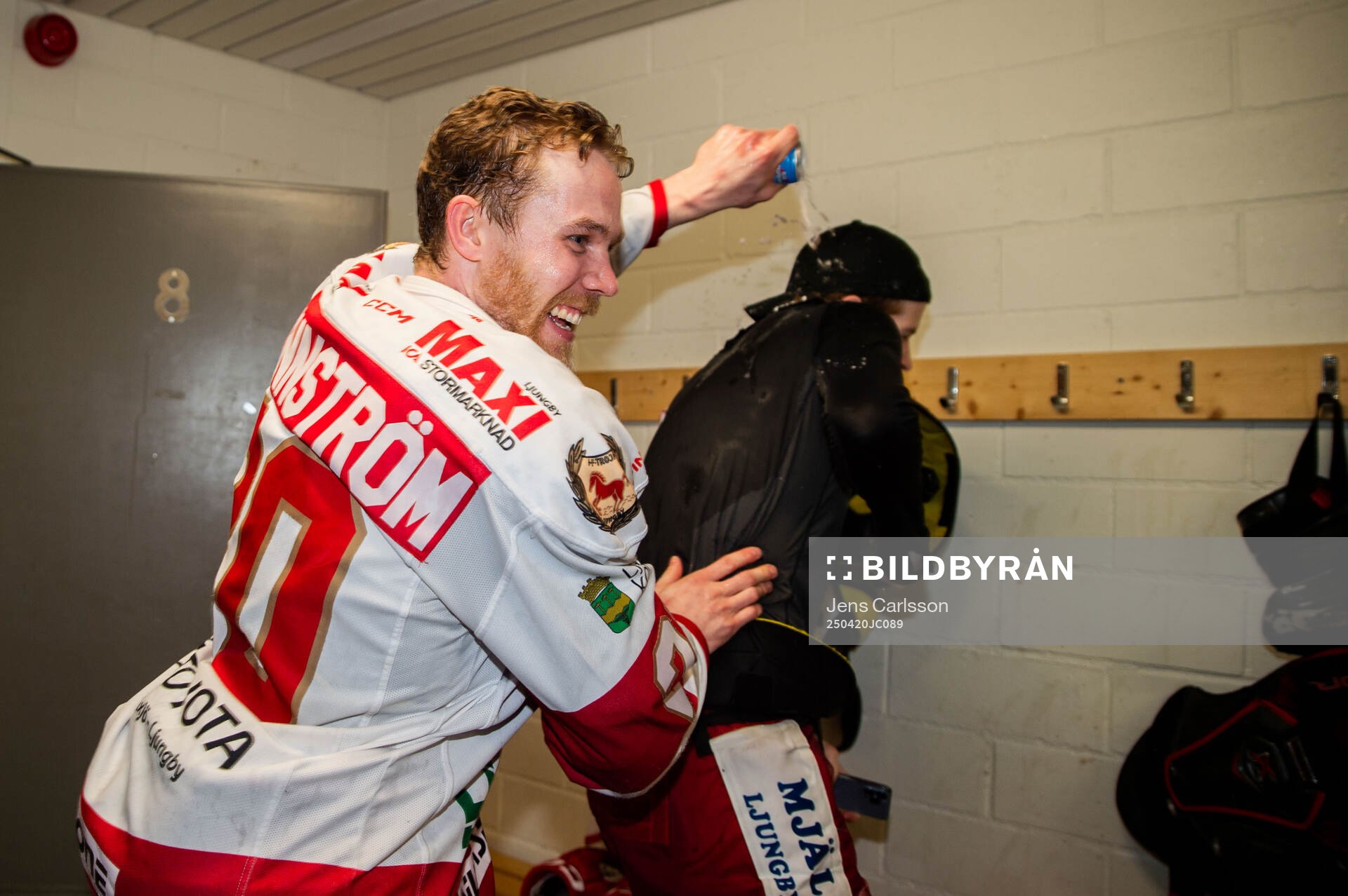 Troja/Ljungbys Filip Lennström jublar