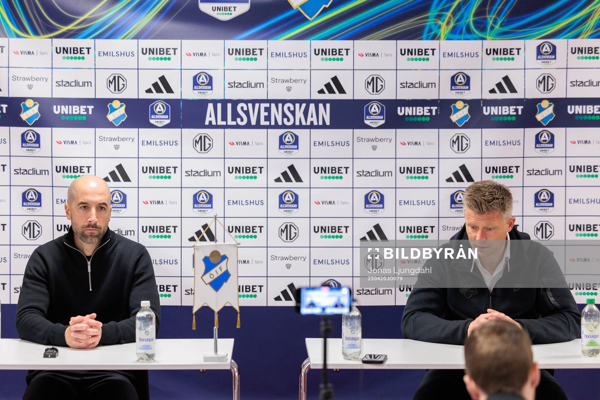 Östers tränare Martin Foyston och AIKs tränare Mikkjal