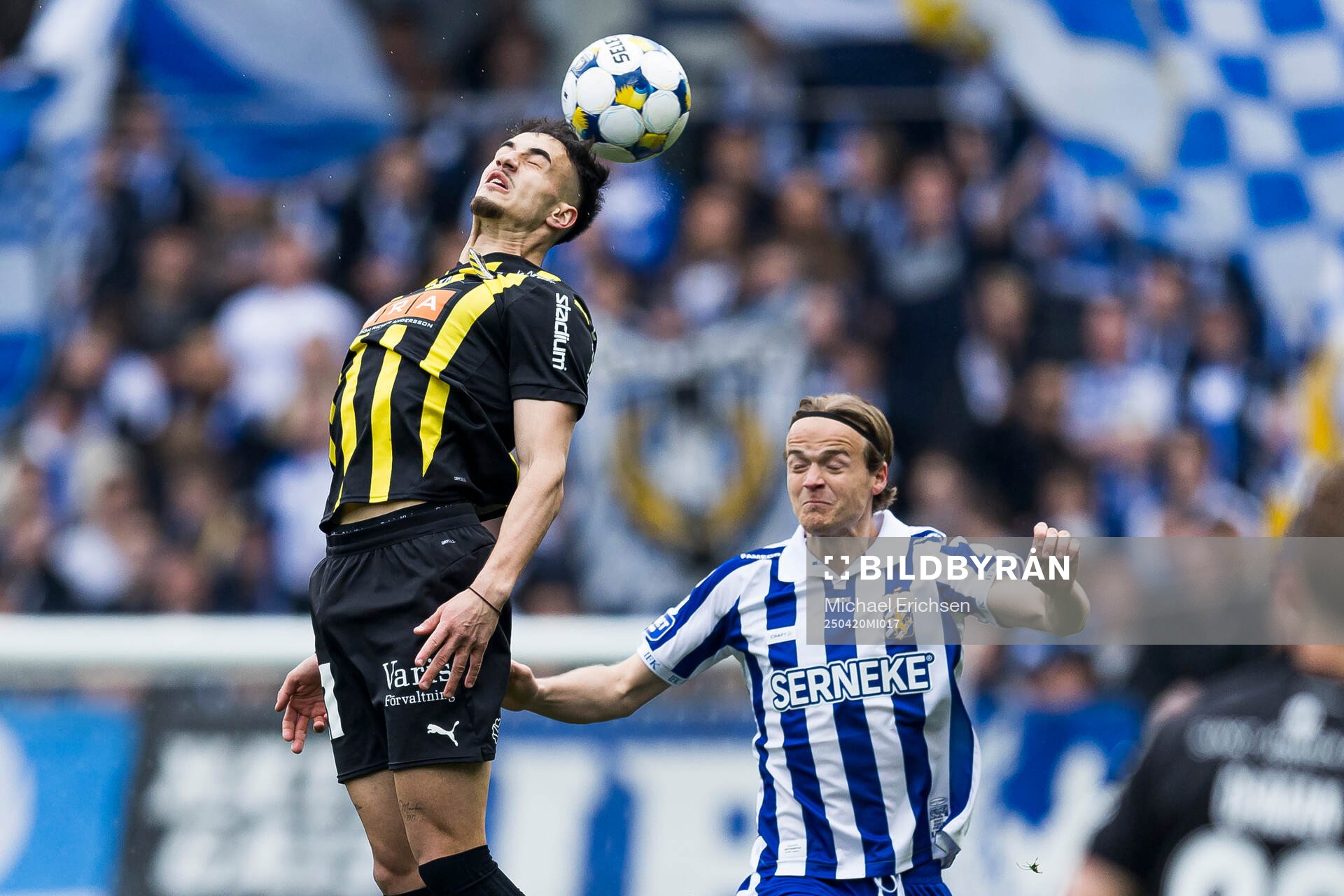 Häckens Srdjan Hrstic och IFK Göteborgs August Erlingmark