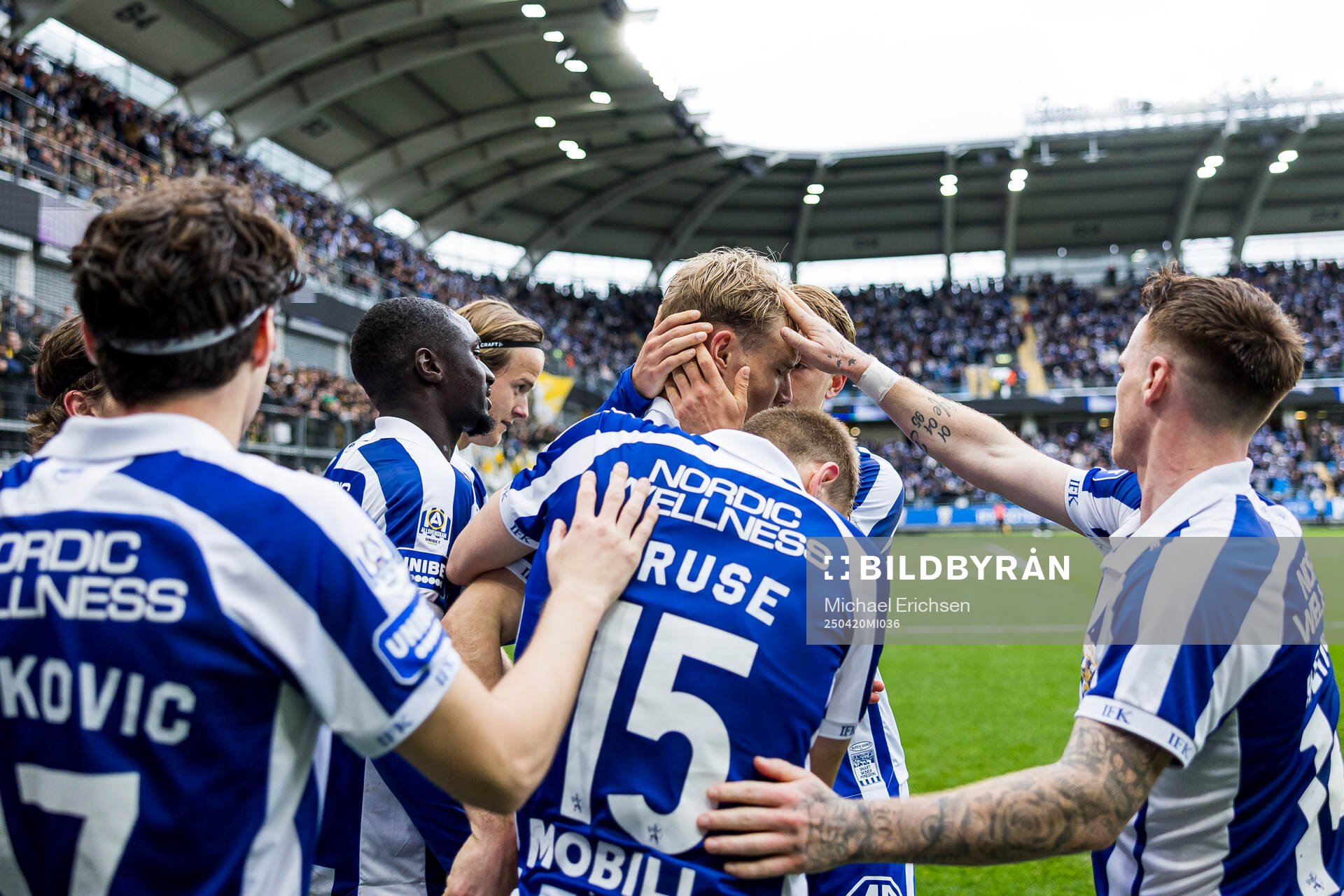 IFK Göteborgs Max Fenger jublar